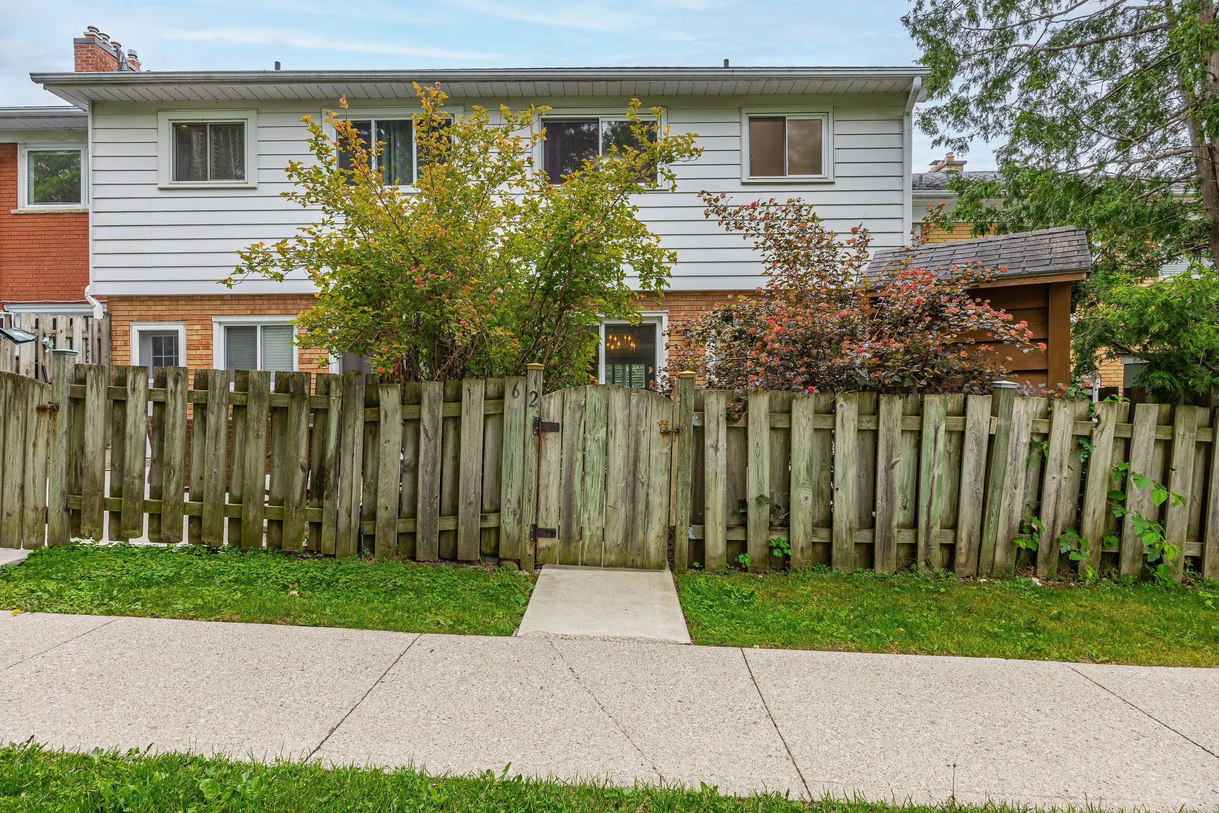 62-1220 Royal York Rd -40.jpg