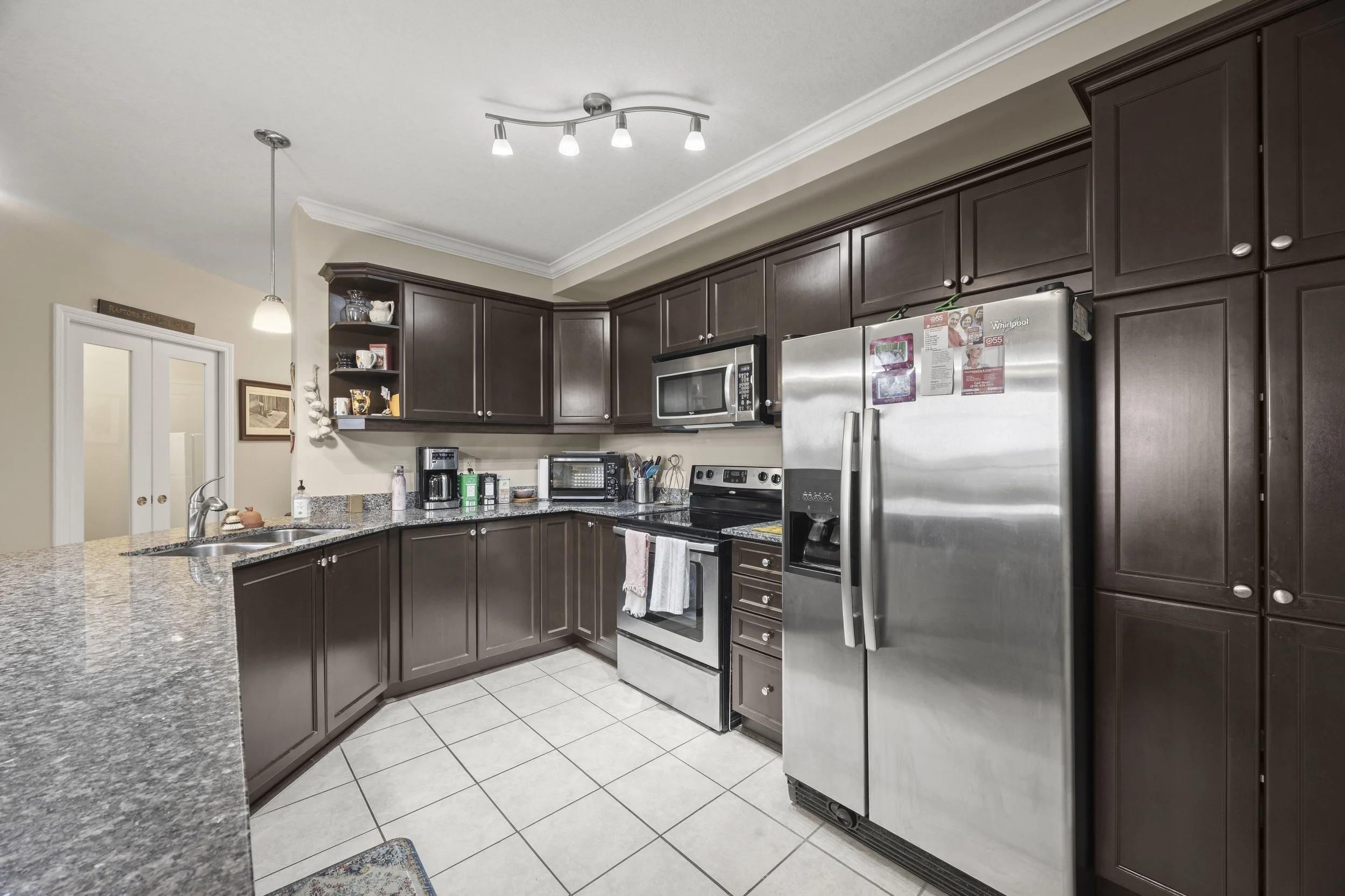 406-1030 Coronation Dr -12.JPG