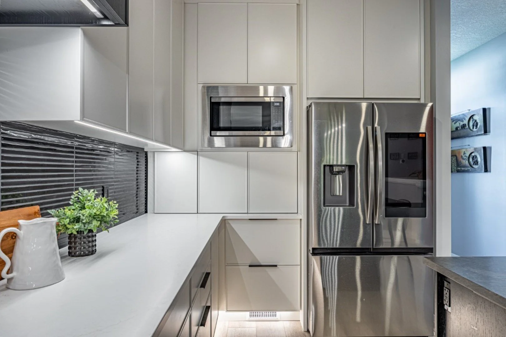 3229 Raleigh Cres-15.jpg