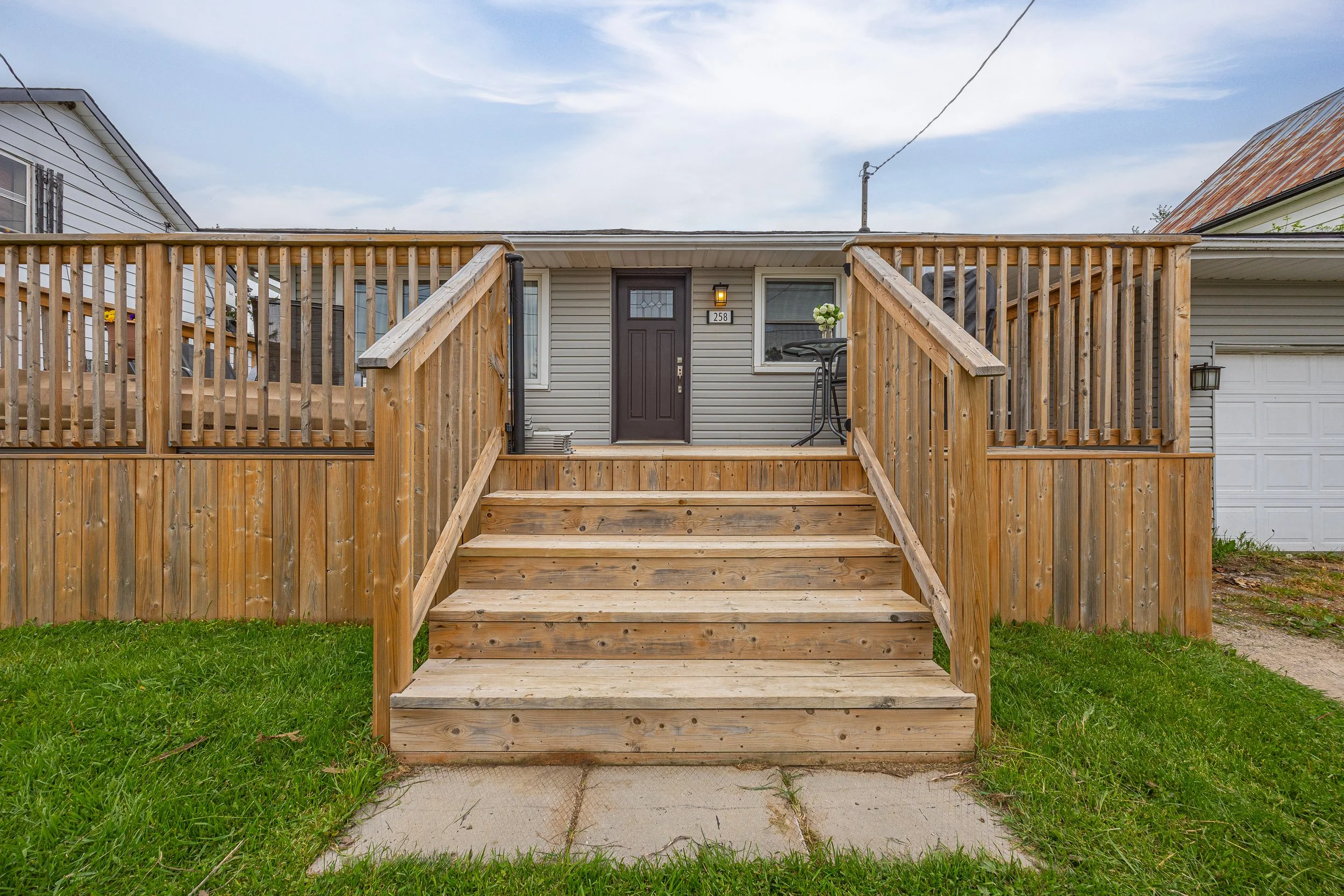 258 Upper Queen St -04.jpg