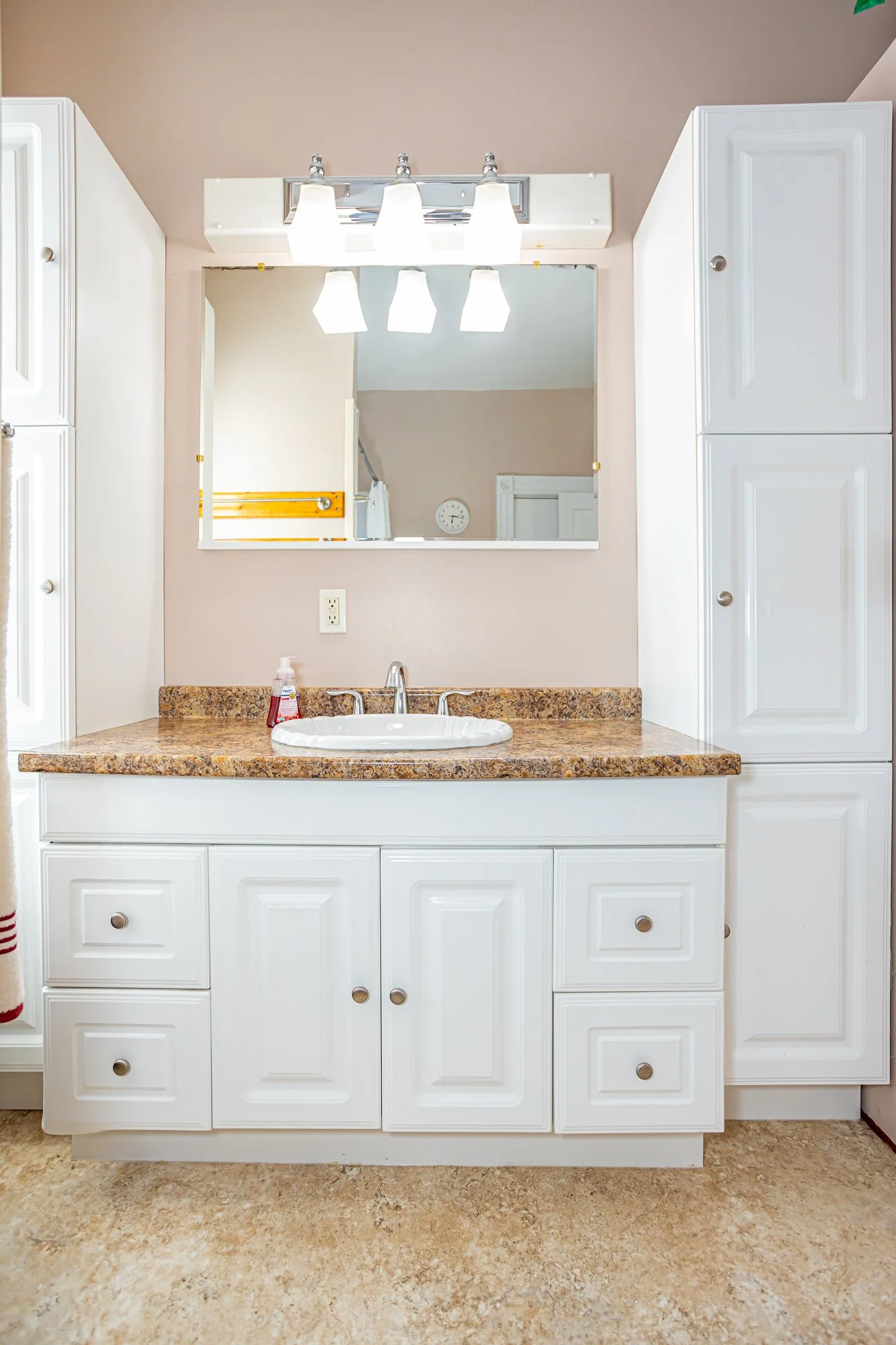 100 Chesley Ave-26.jpg