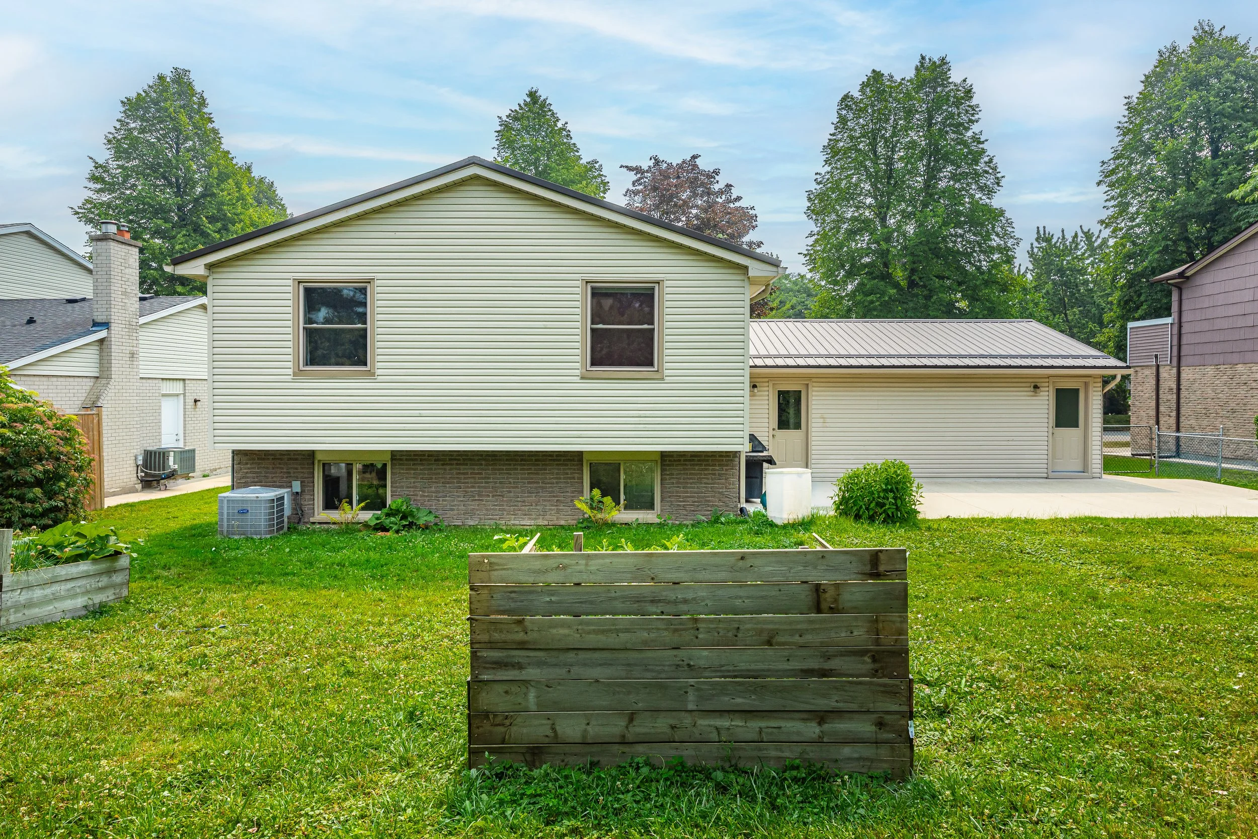 EXT - 708 Village Green Ave-14.jpg