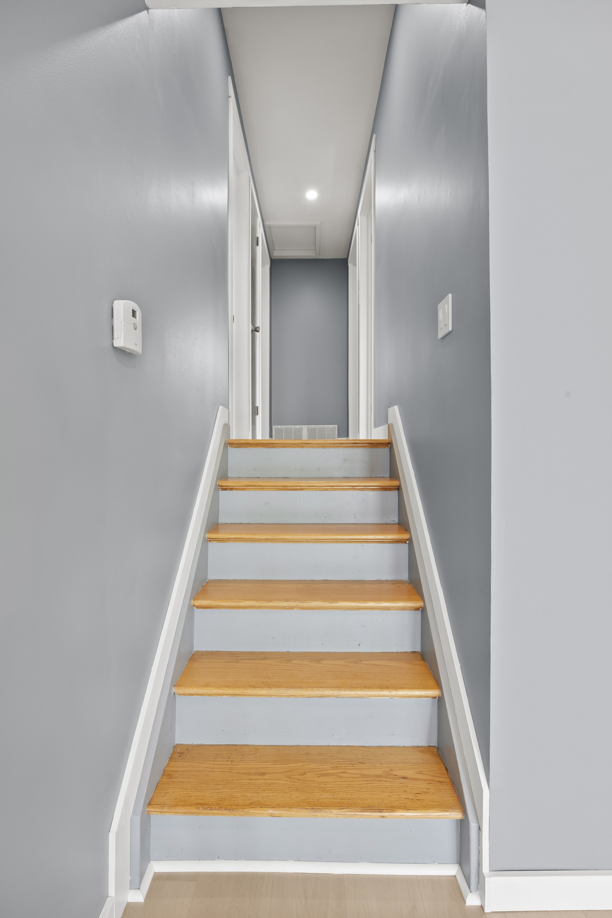 6 Heath Pl -18.JPG