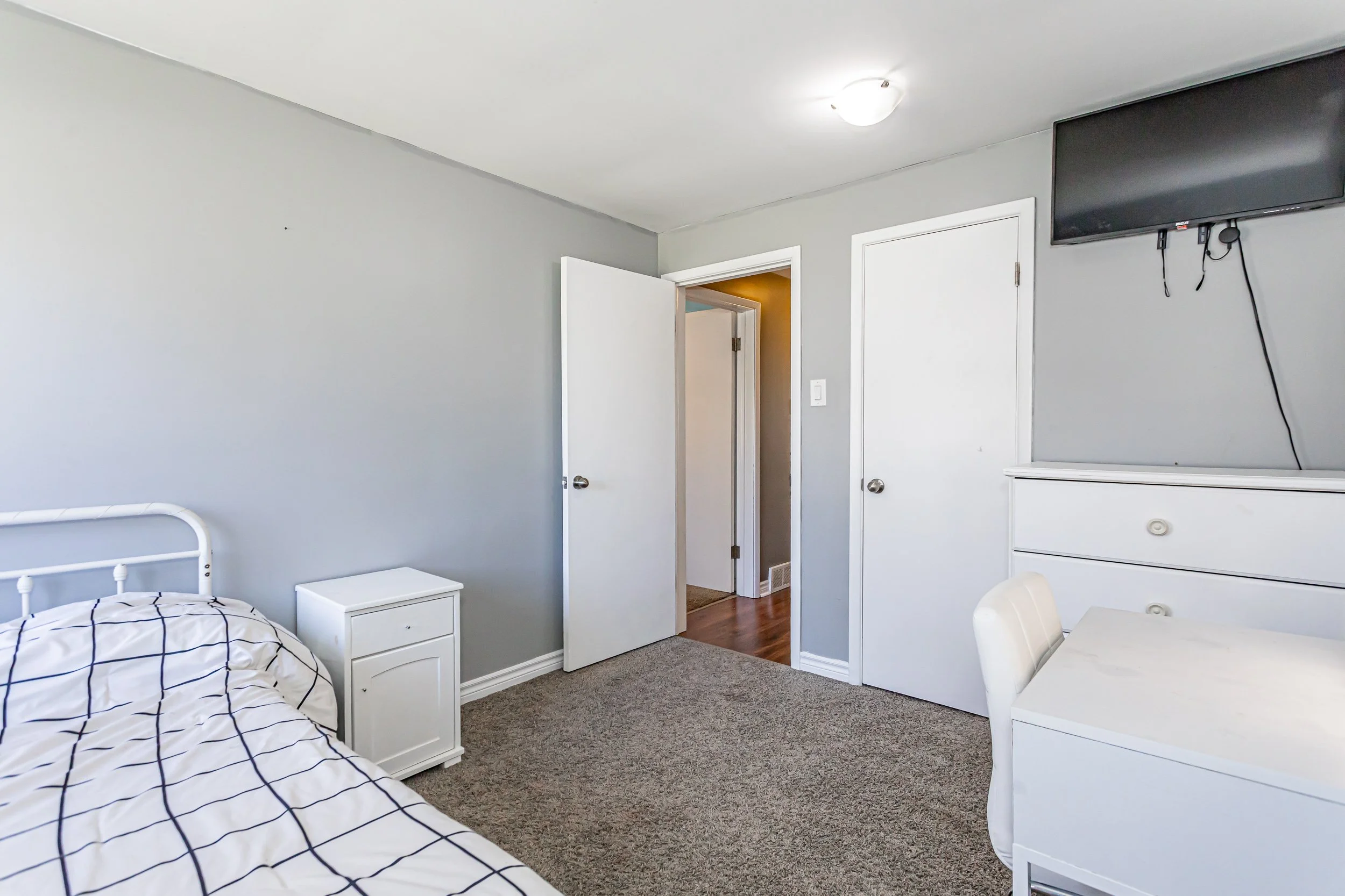 11 Monteray Cres-25.jpg