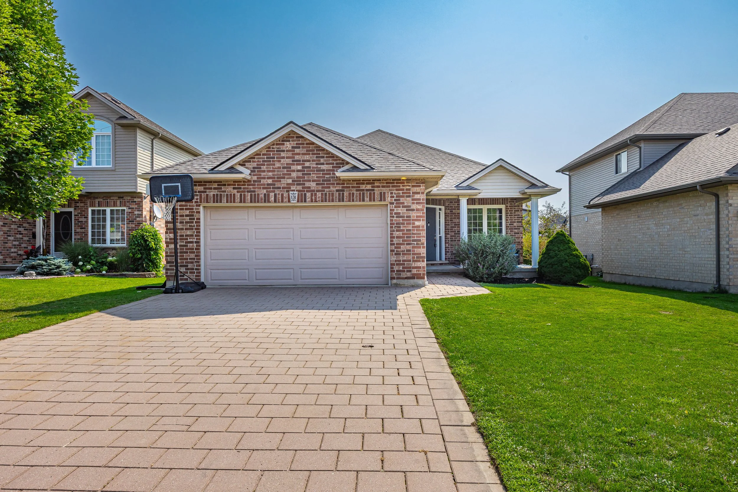 131 Deborah Dr -05.jpg