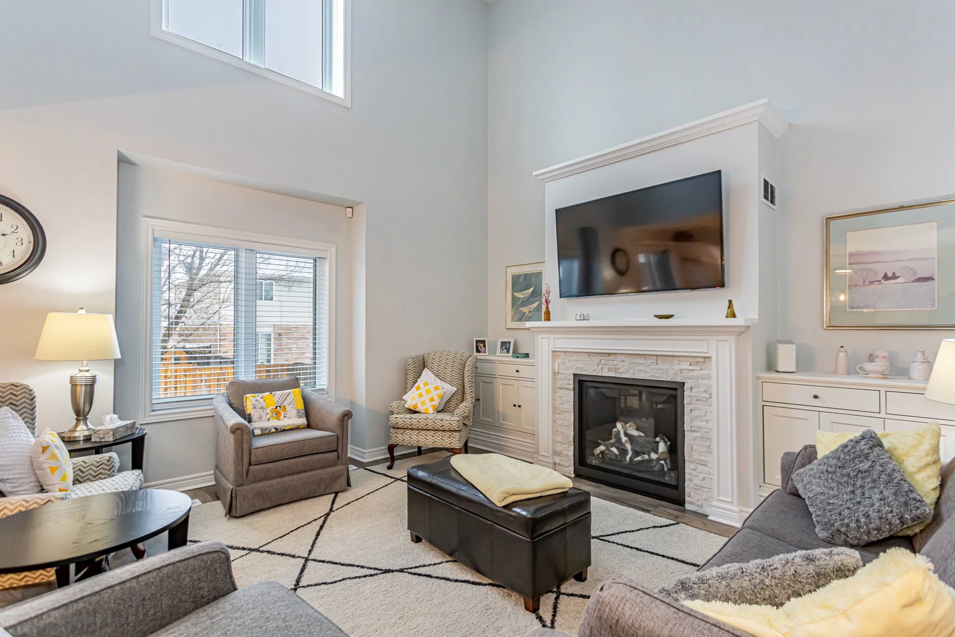 2221 Lilac Ave-13.jpg