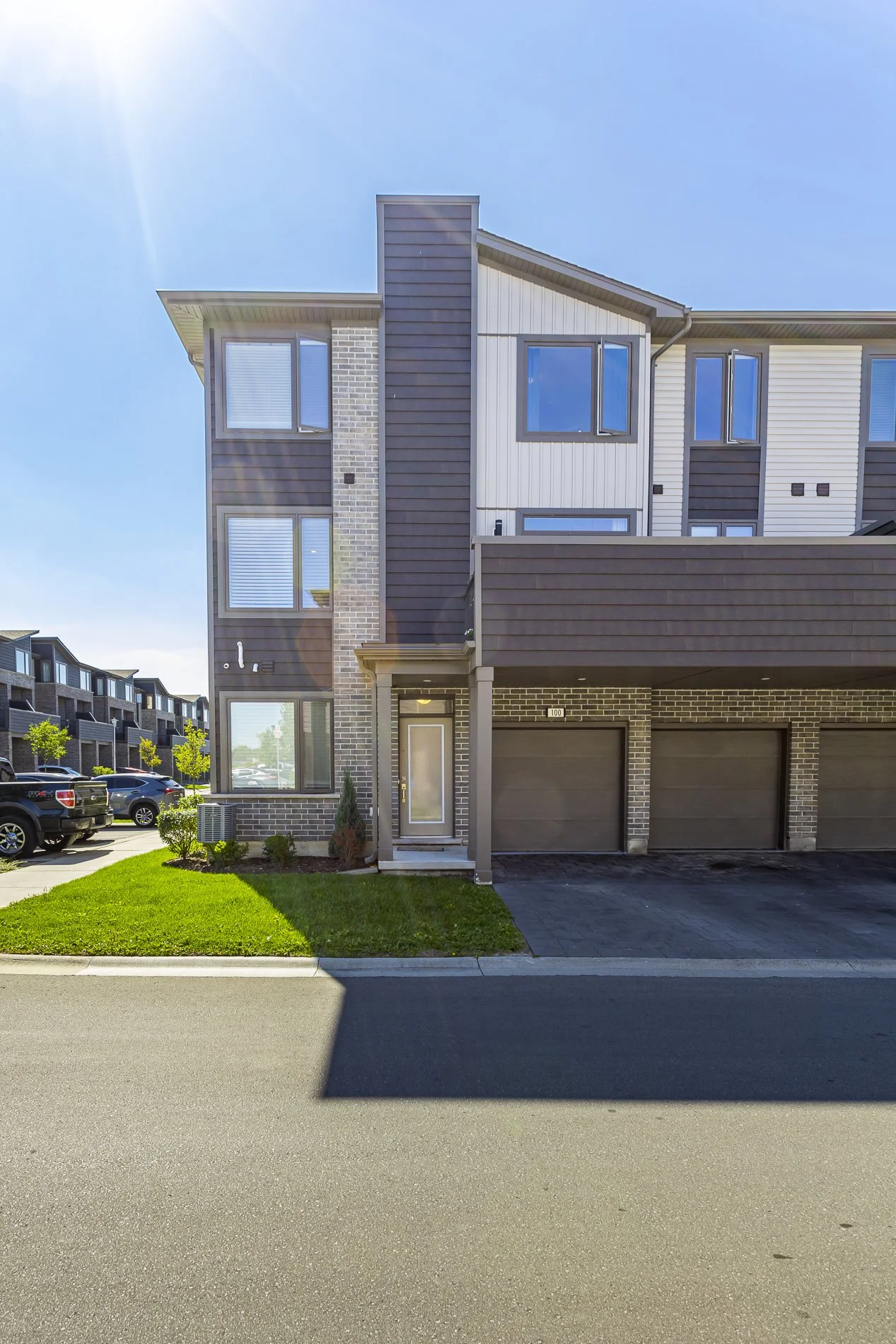 100-1960 Dalmagarry Rd_03.jpg