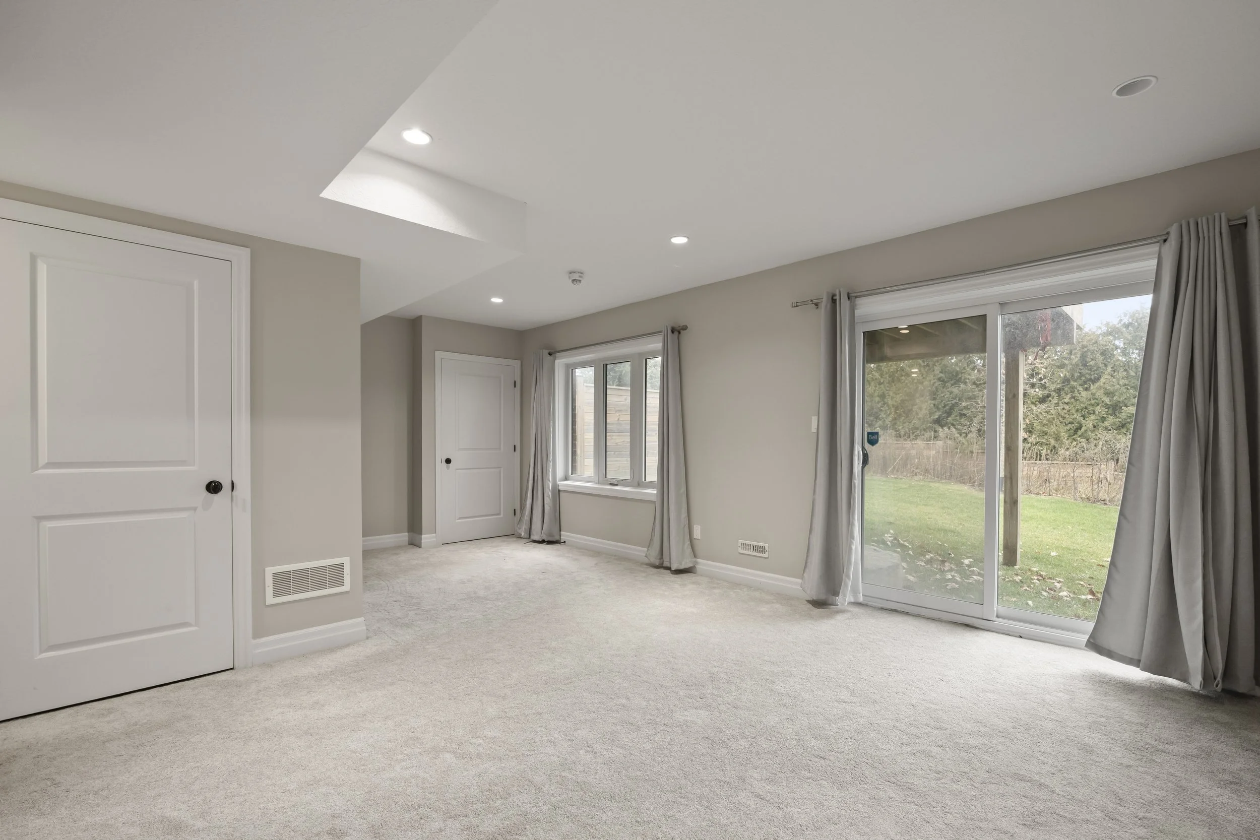 555 Sunningdale Rd E -37.JPG