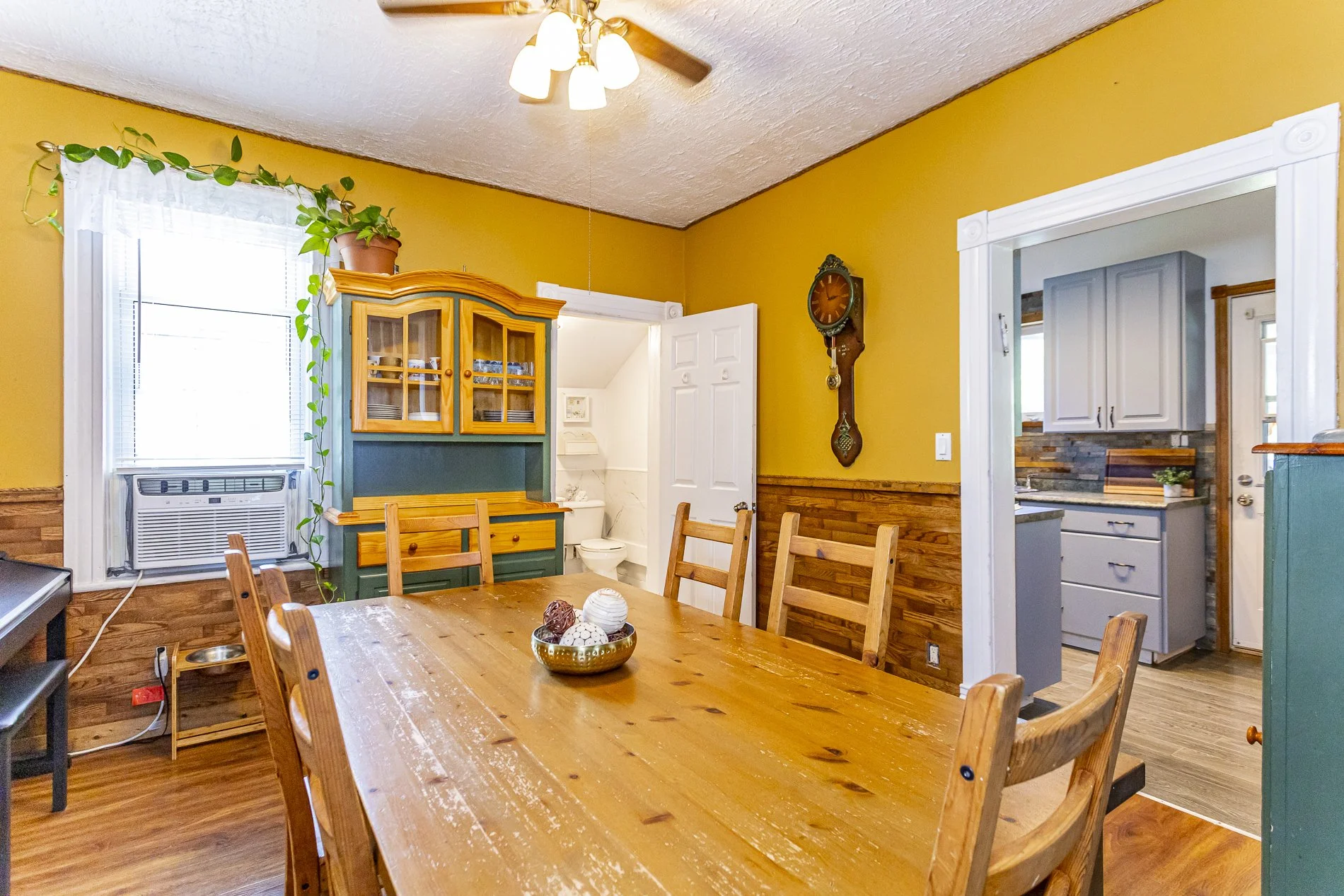 151 Simpson St_13.jpg