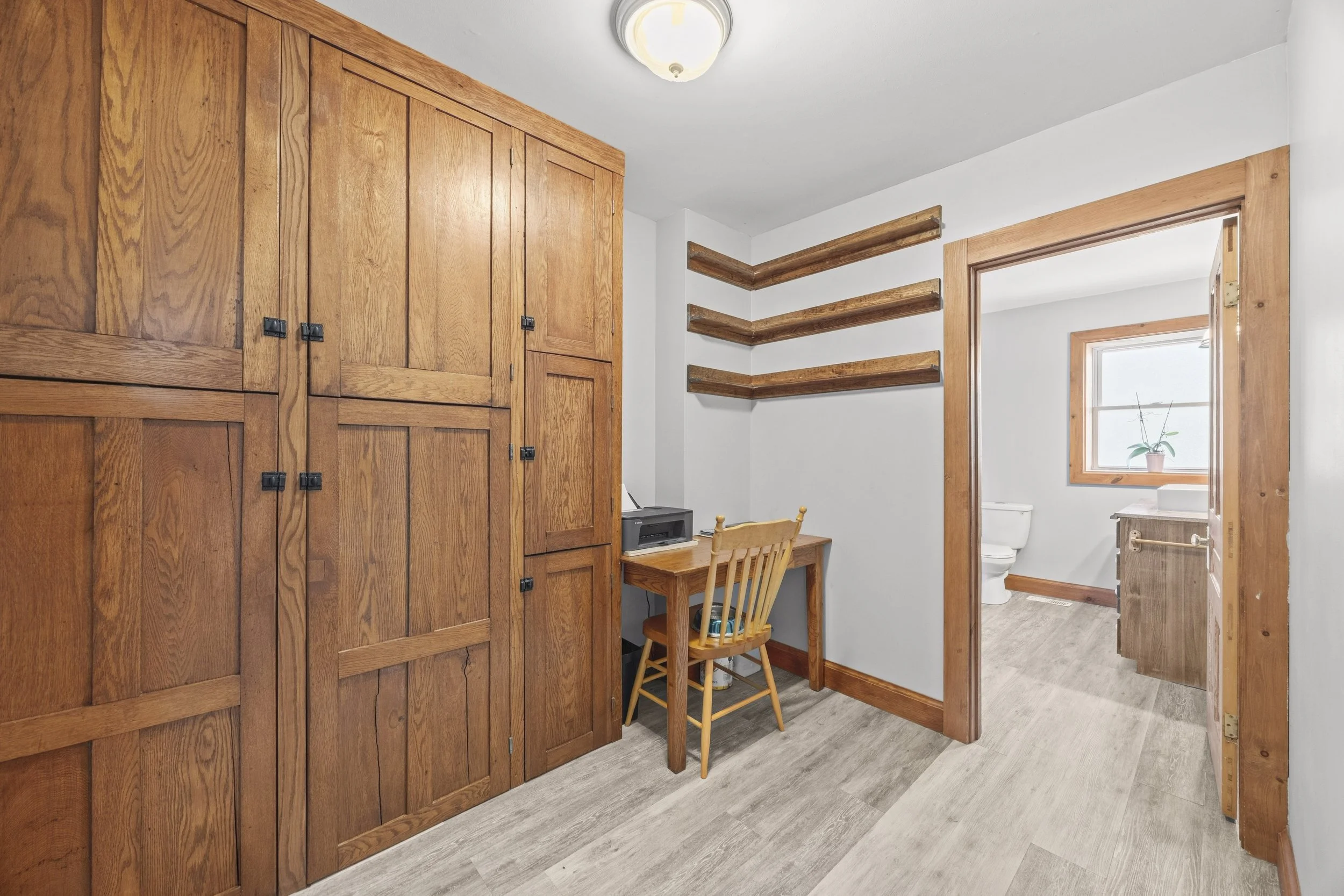 3229 Mcgillivray Dr -22.JPG