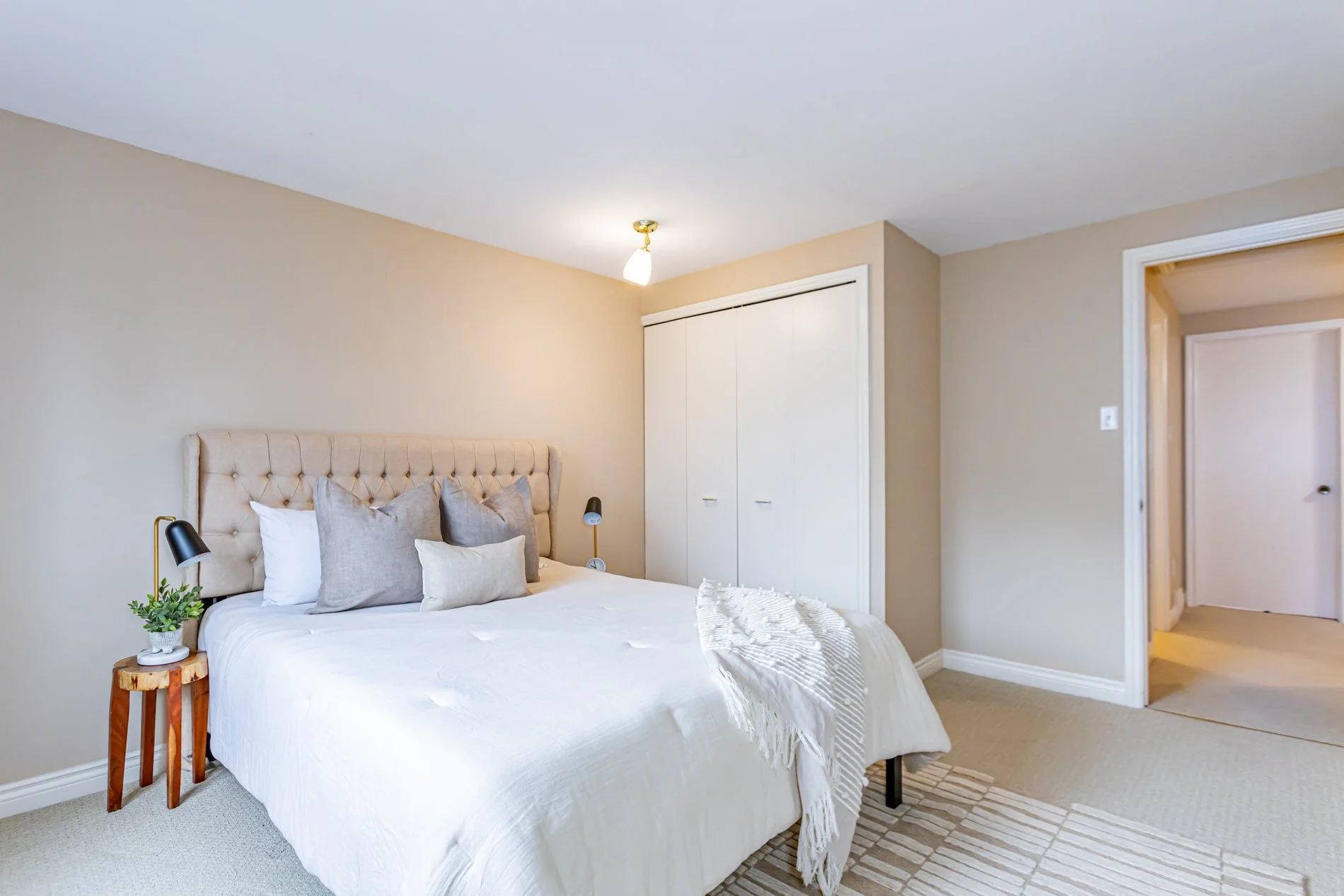 1-231 Windsor Ave-23.jpg