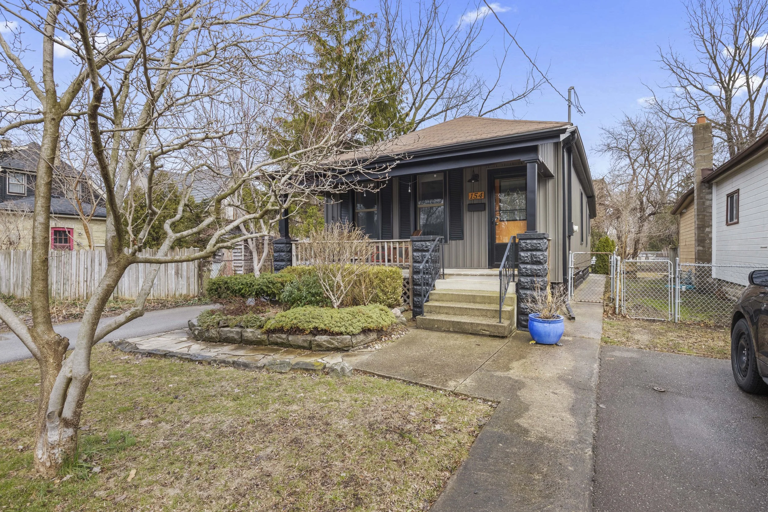 154 Colborne St -01.JPG