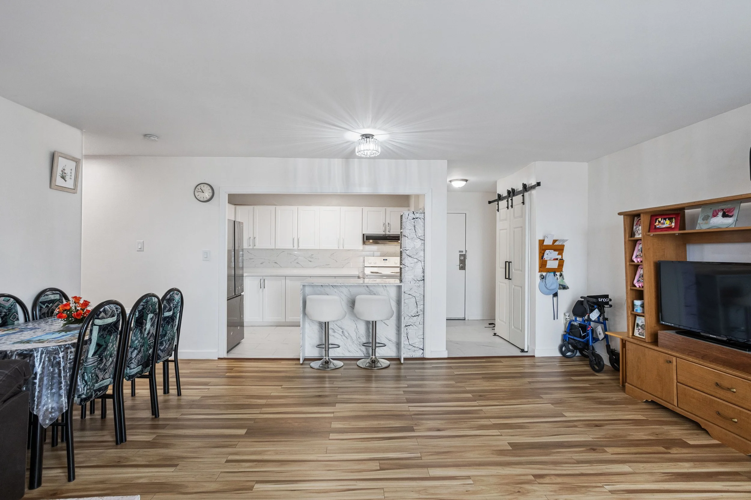 1104 - 583 Mornington Ave -13.JPG