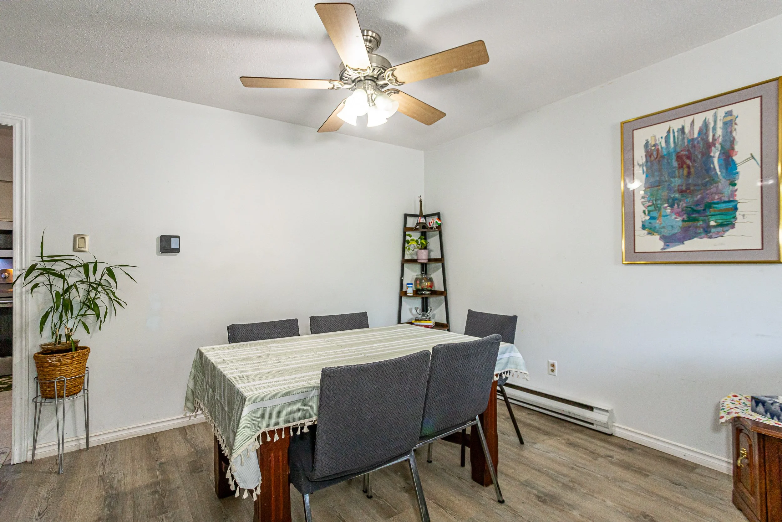 22-311 Vesta Rd-12.jpg