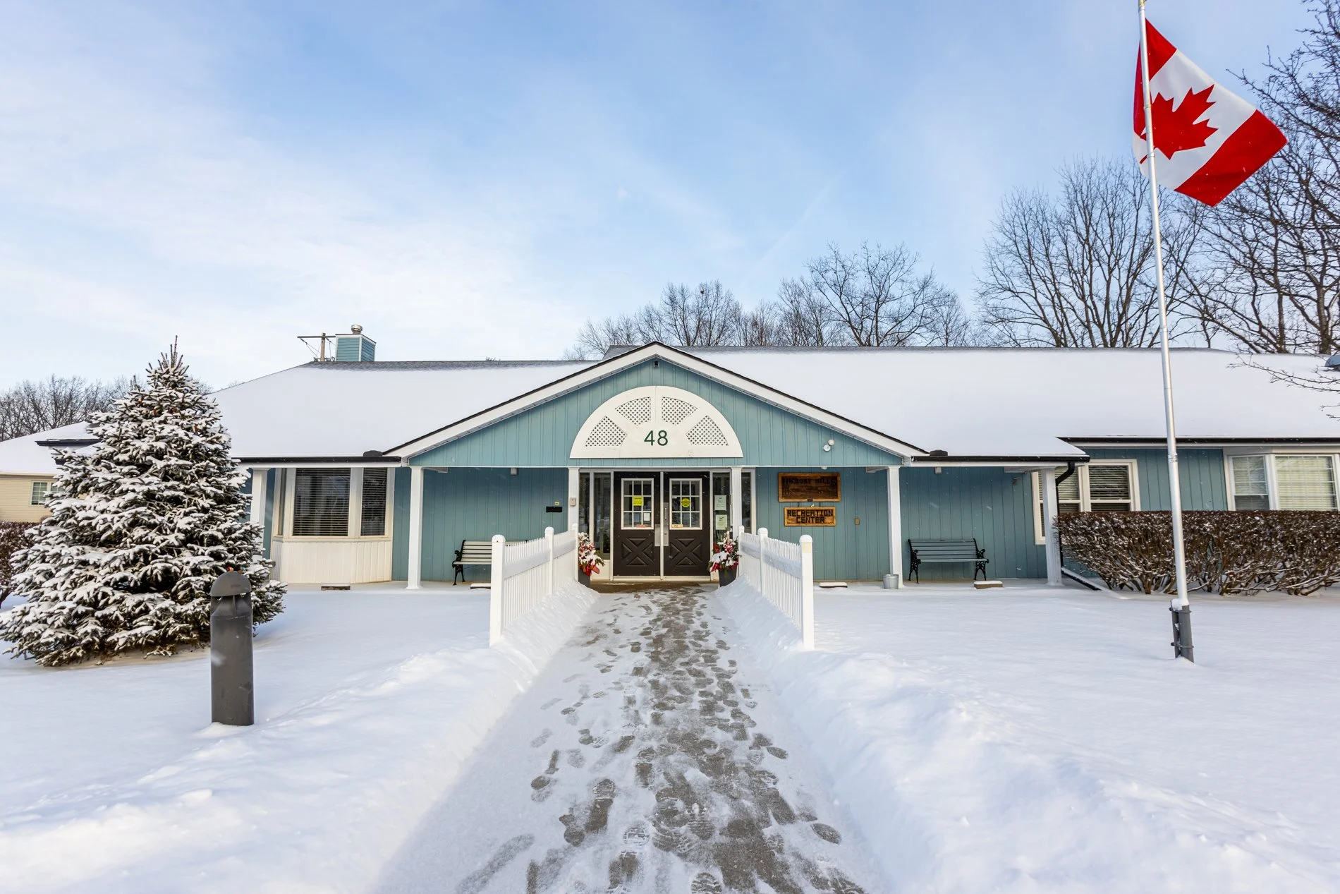 60 Hawkins Cres-42.jpg