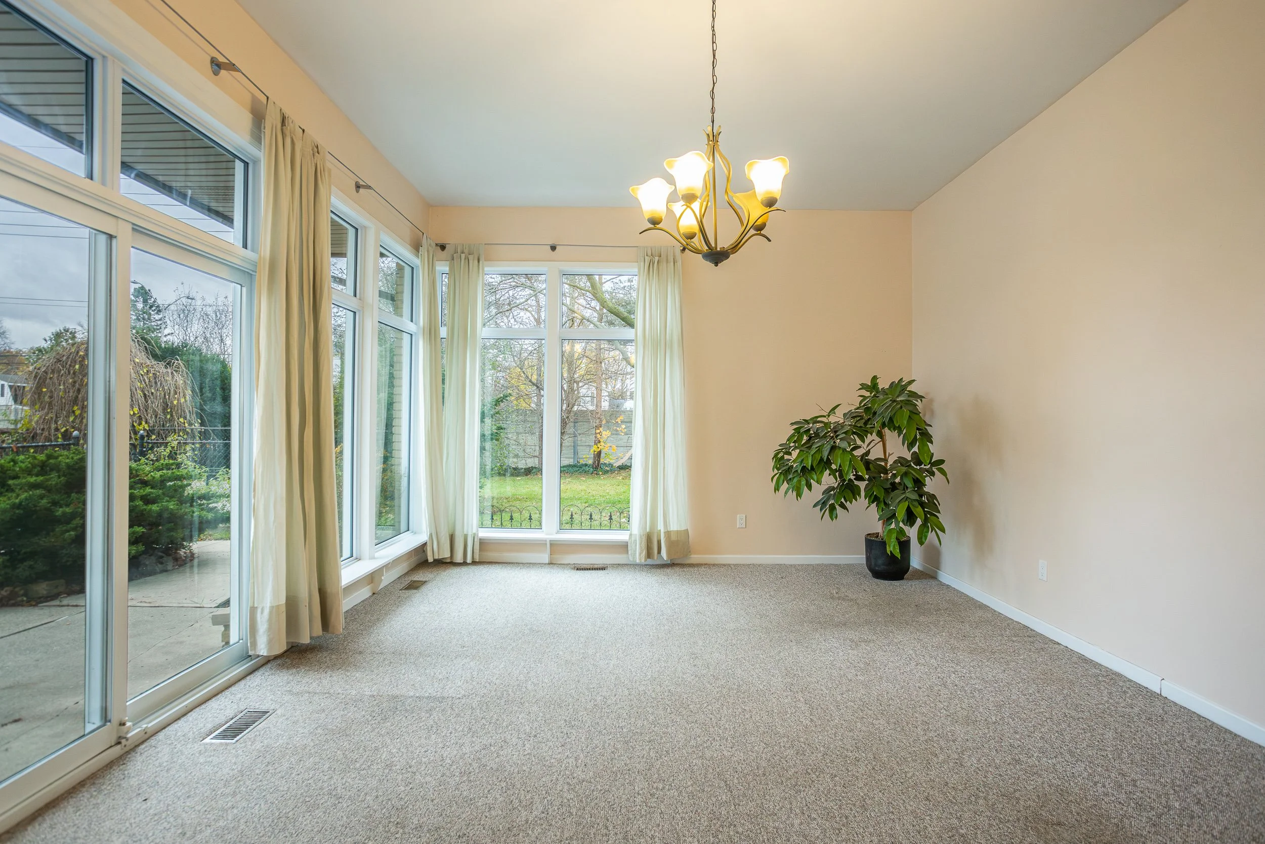 1208 Guildwood Blvd-19.jpg