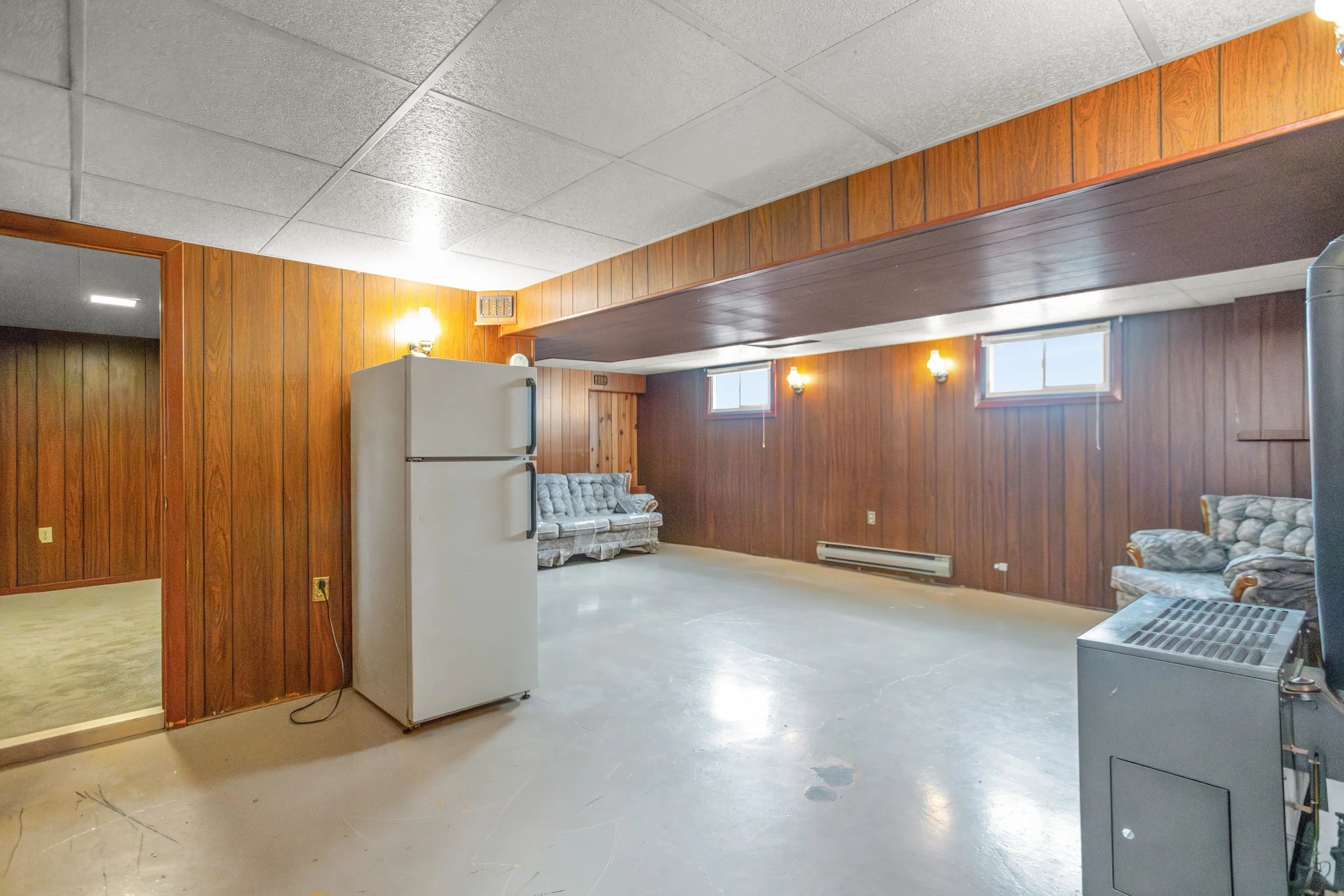 1871 Parkhurst Ave-20.jpg