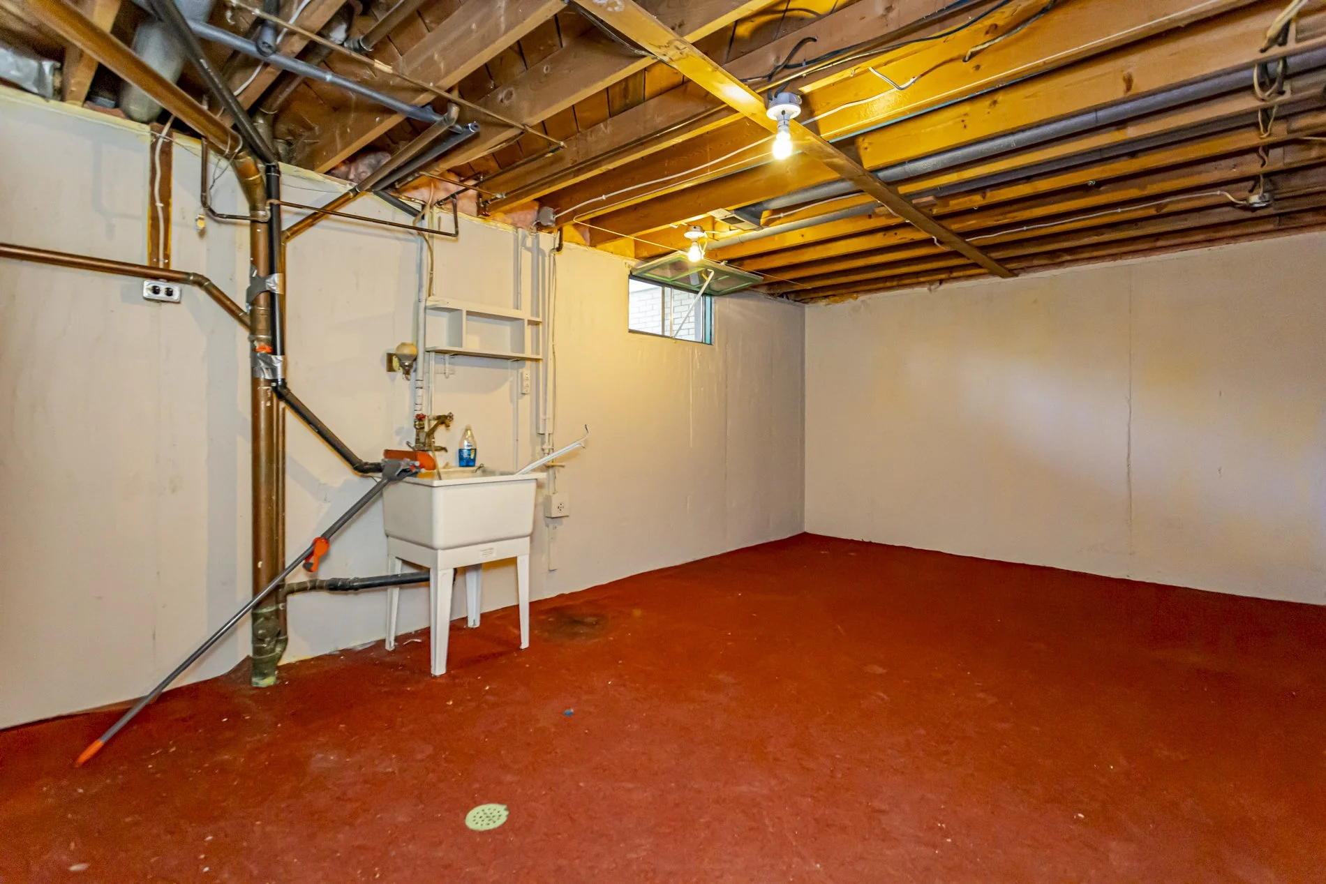 166 Base Line Rd W_36.JPG