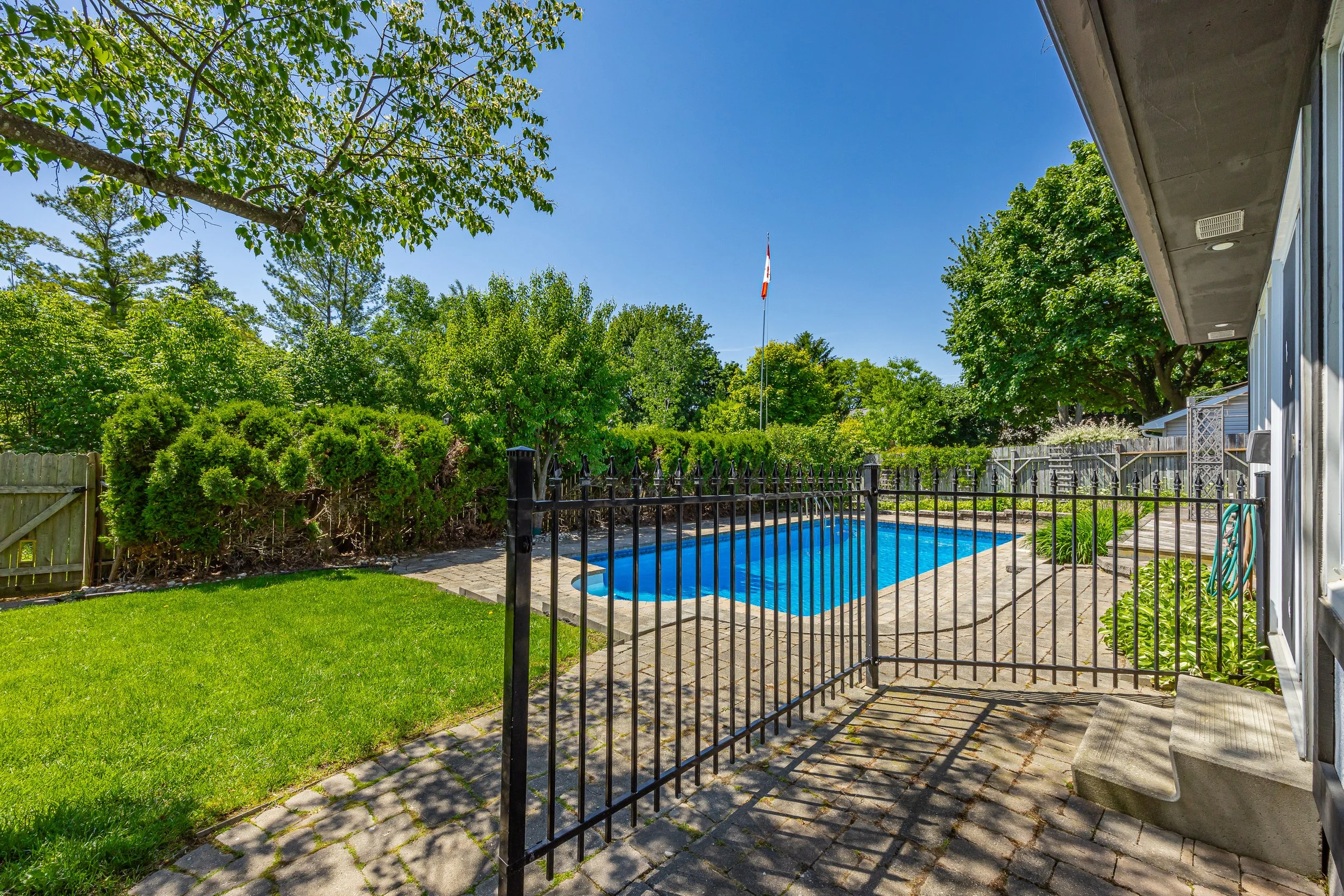 923 Farnham Rd -44.jpg