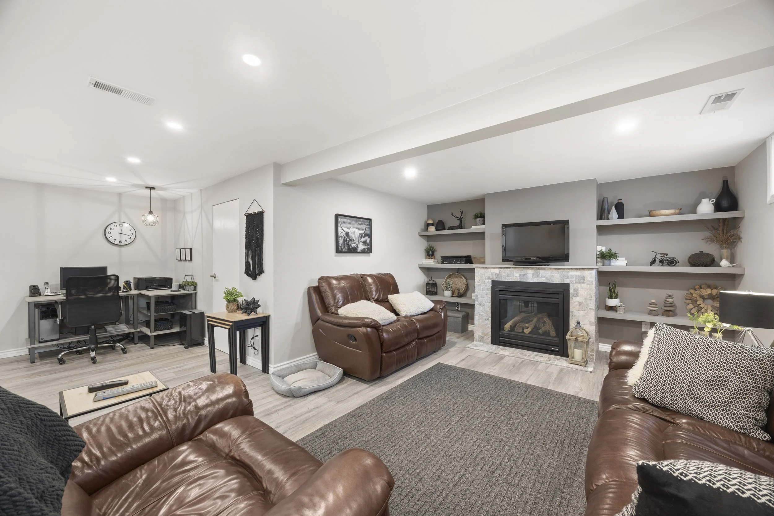 430 Magnolia Cres -33.JPG