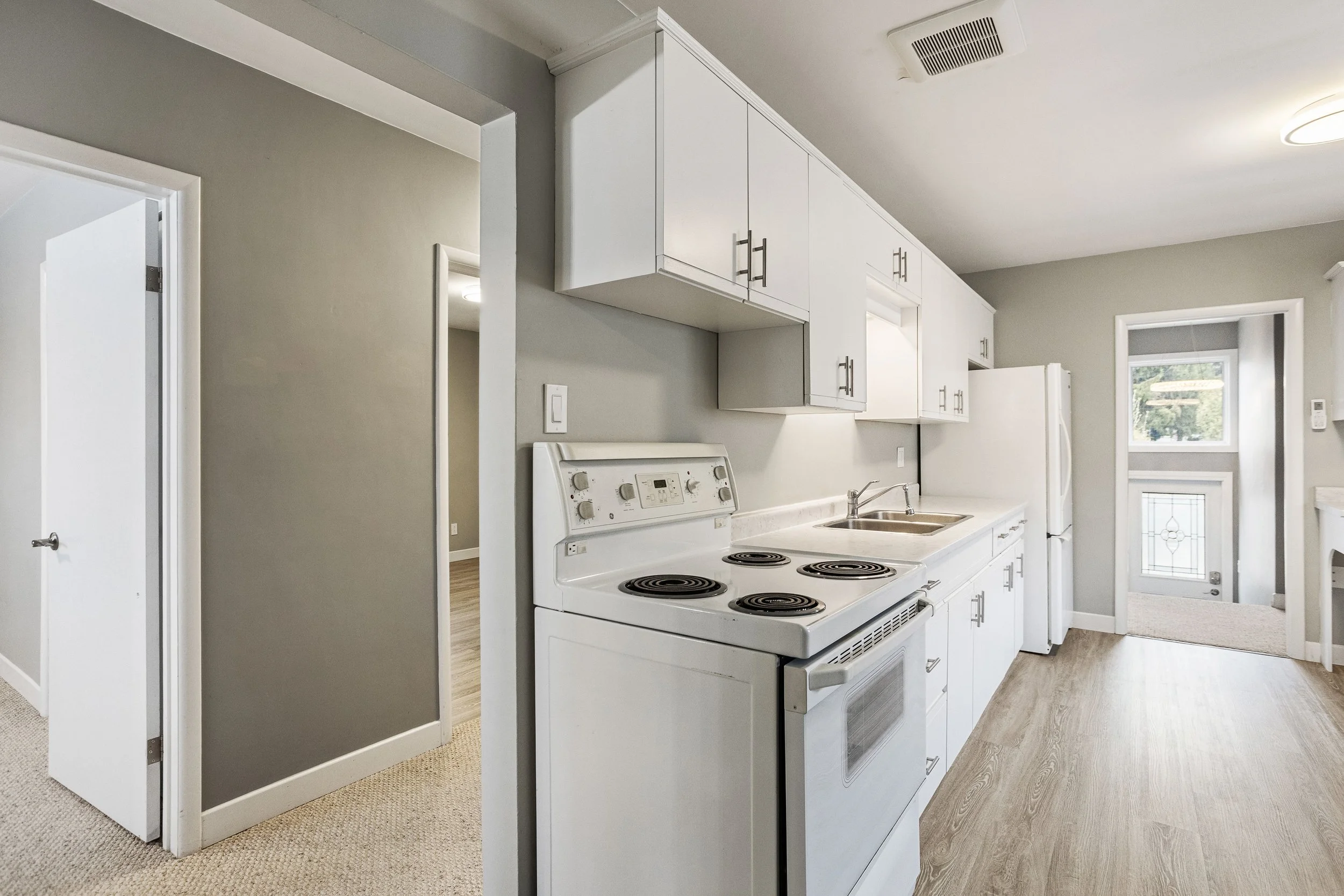 103 Main St S-13.jpg