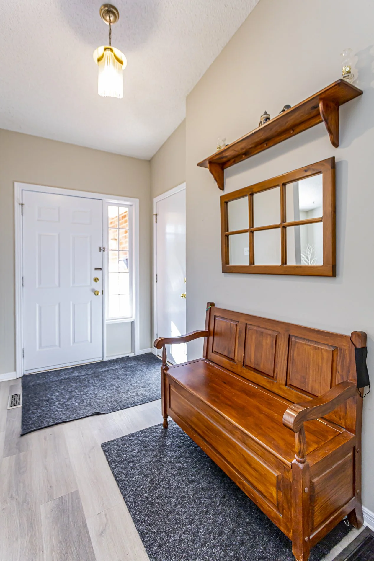 89 Midale Cres_08.jpg