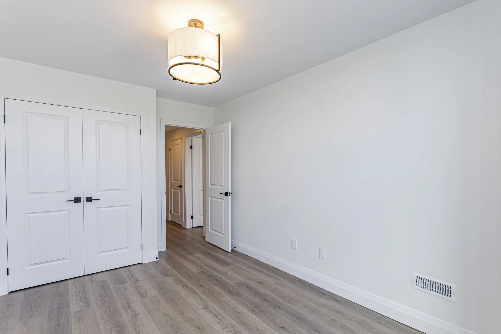 177-3900 Savoy St-Int_16.jpg