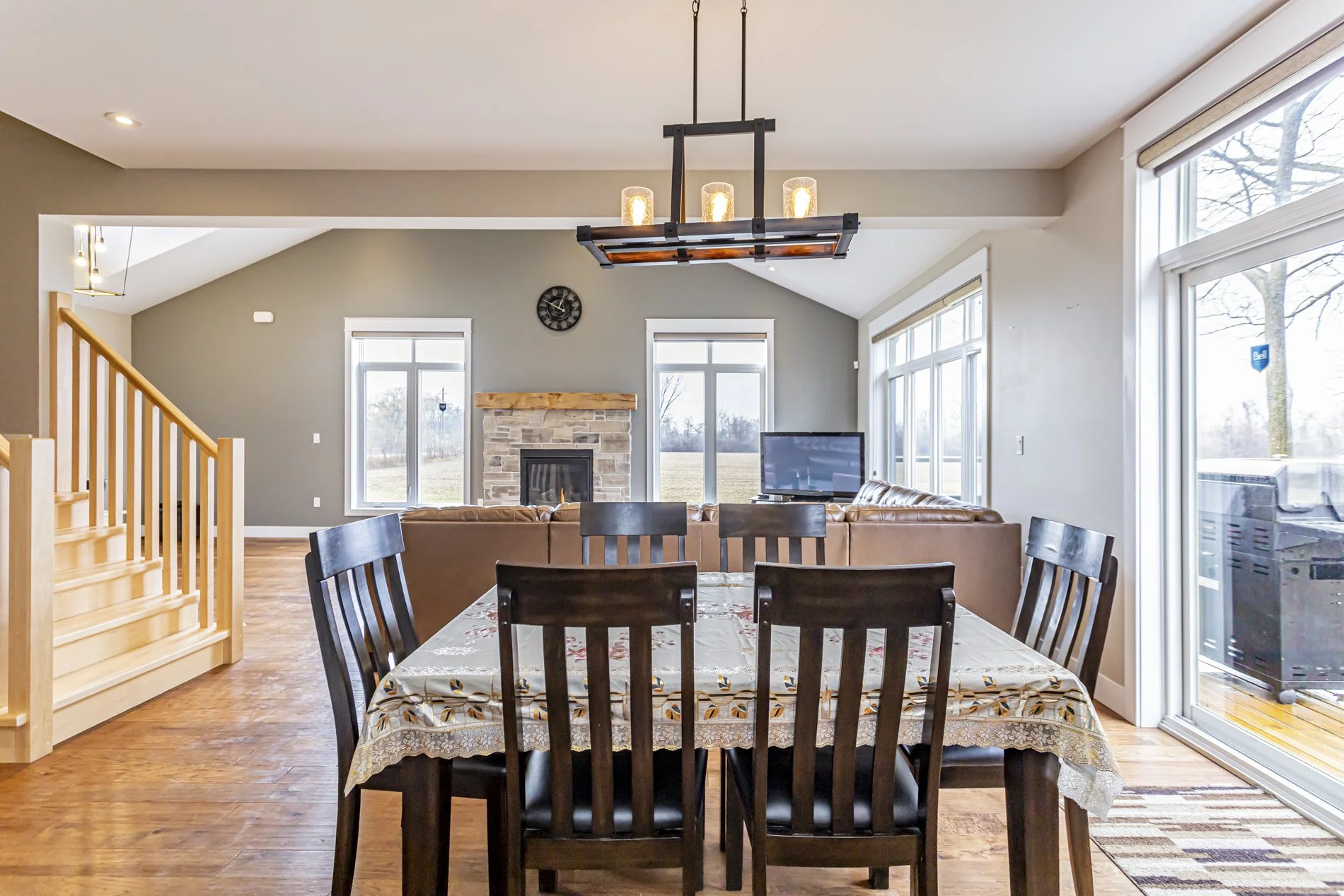 2580 Dundas St_14.jpg