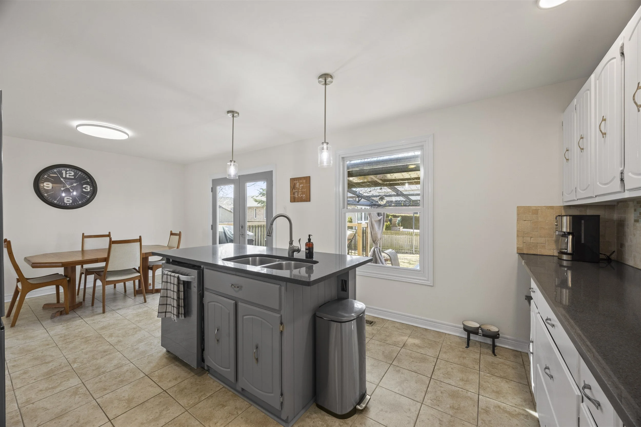 931 Farnham Rd -19.JPG