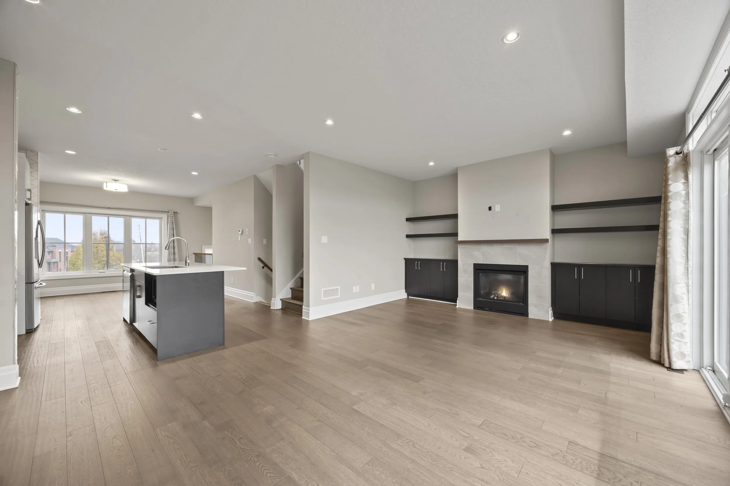555 Sunningdale Rd E -17.JPG