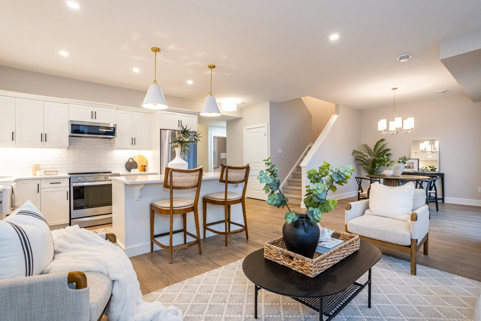 413 Breakwater Blvd-16.jpg
