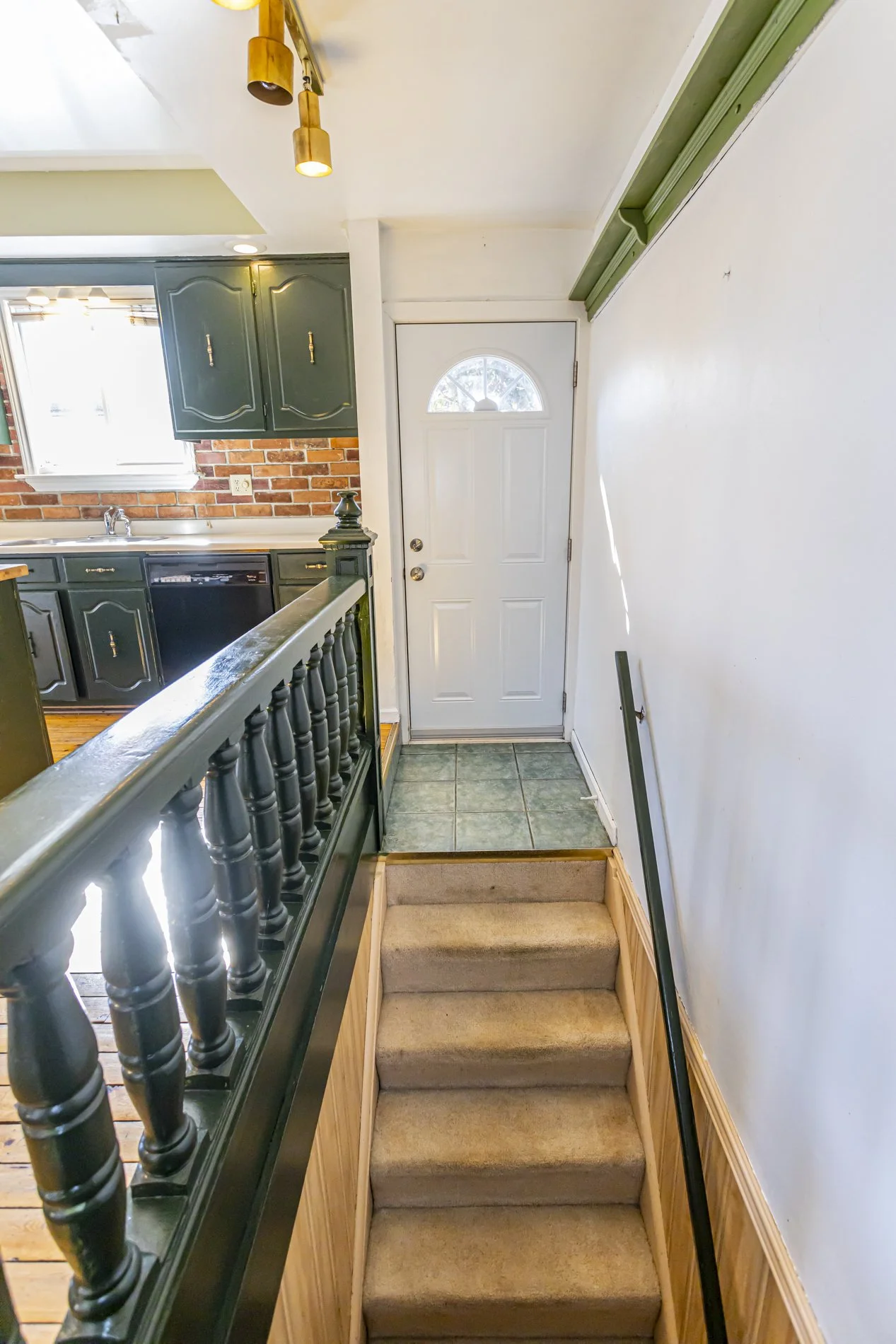 129 Nicholas Cres_25.jpg