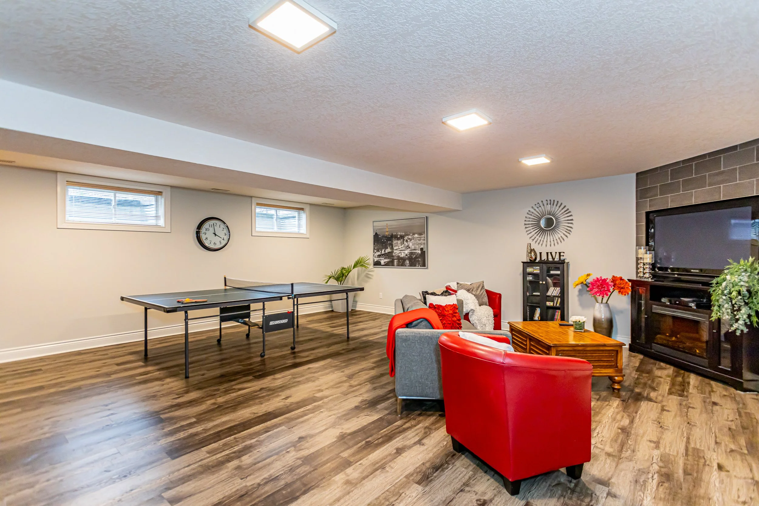377 Darcy Dr-30.jpg