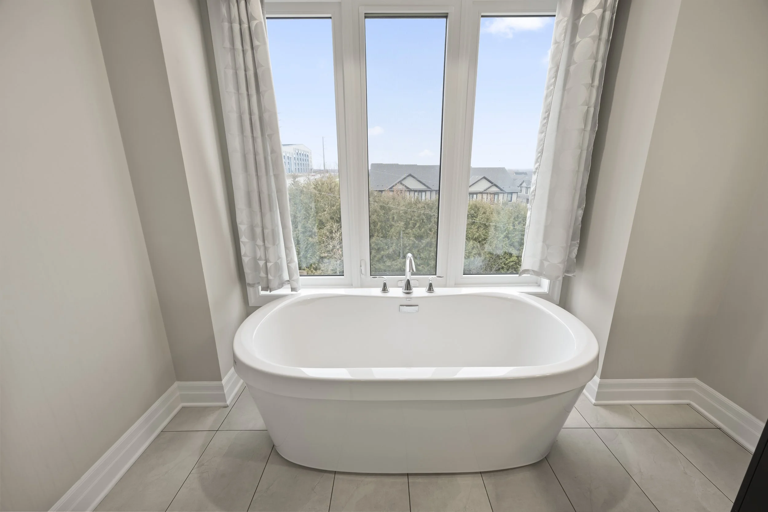555 Sunningdale Rd E -29.JPG