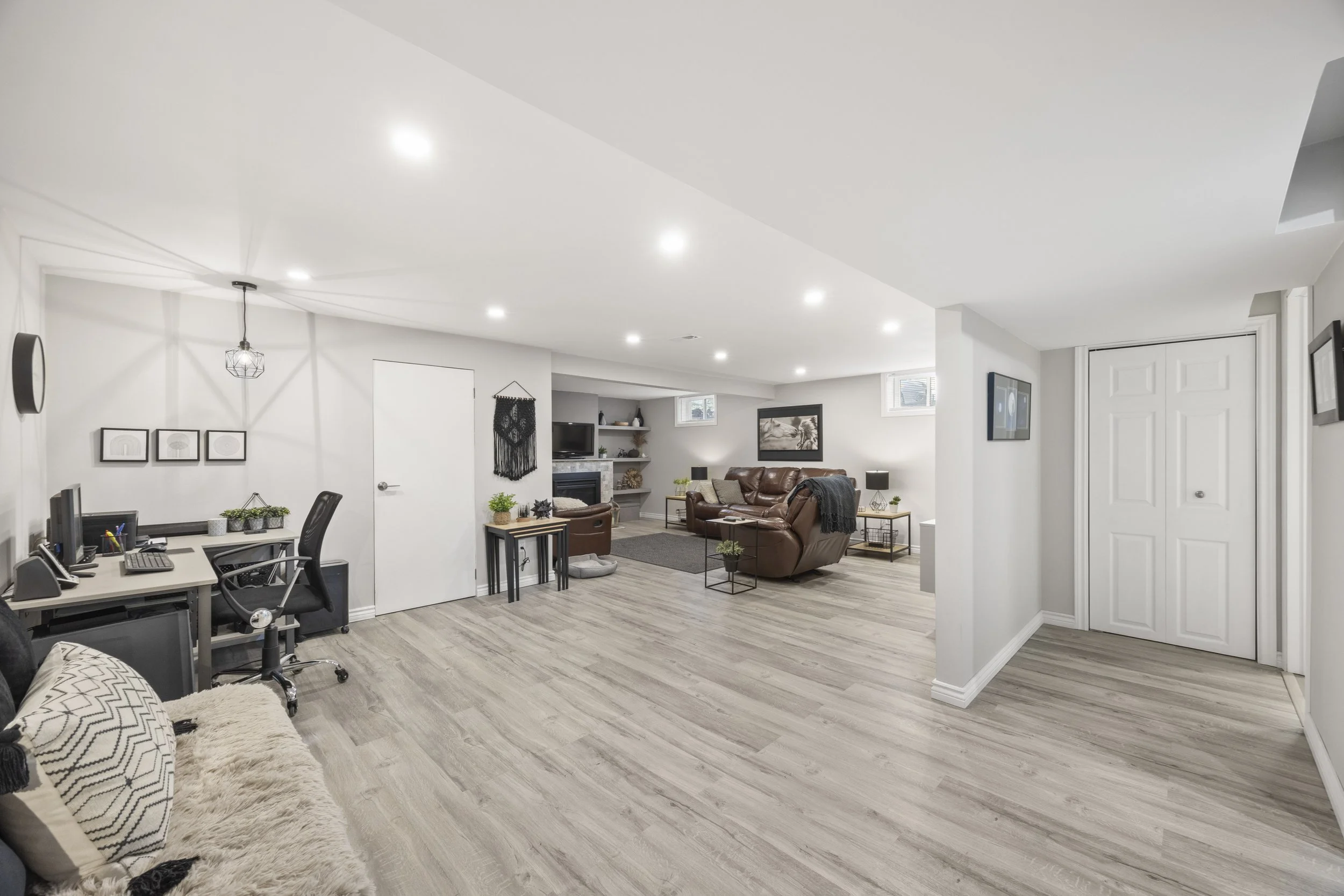 430 Magnolia Cres -30.JPG