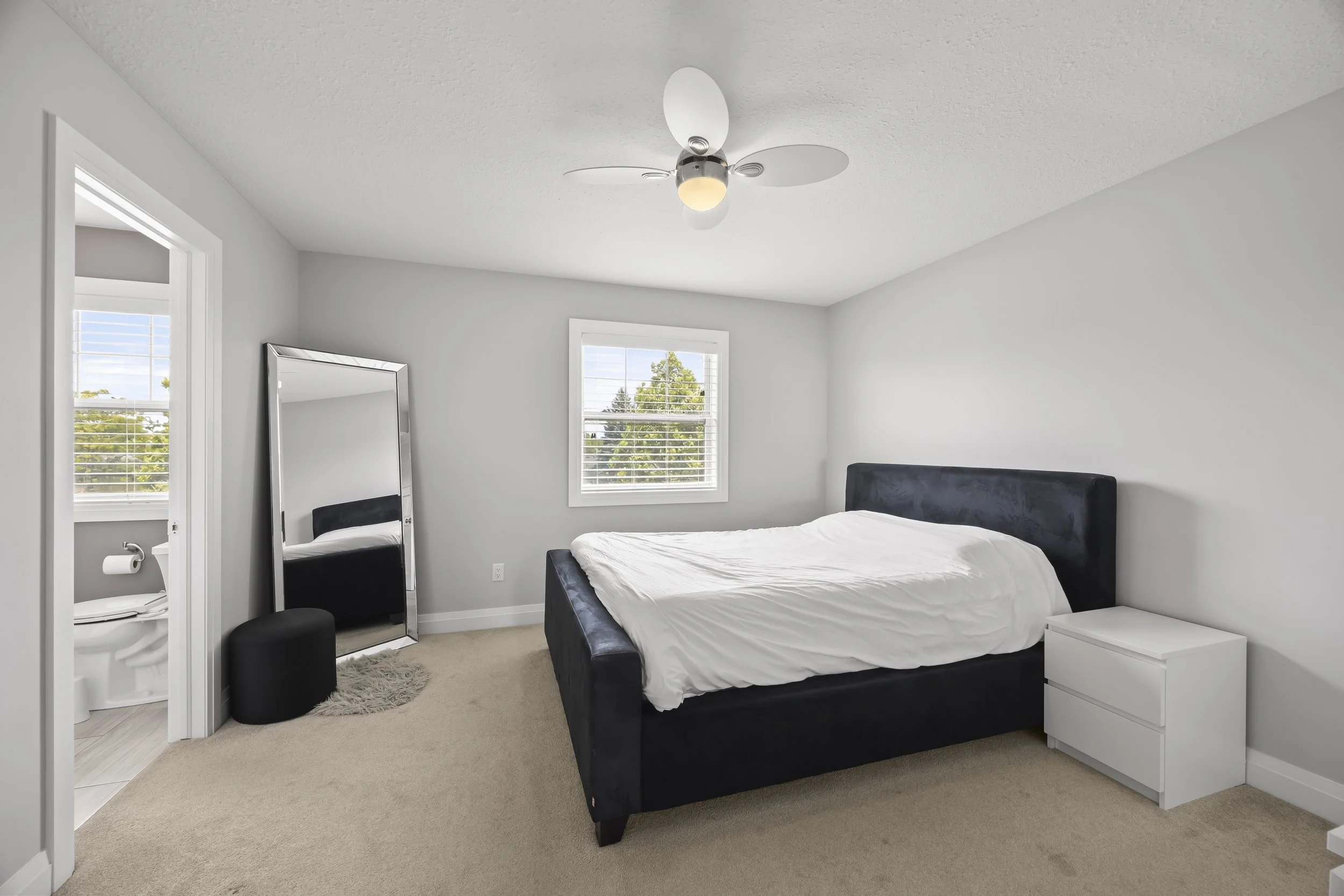 18-3025 Singleton Ave -32.JPG