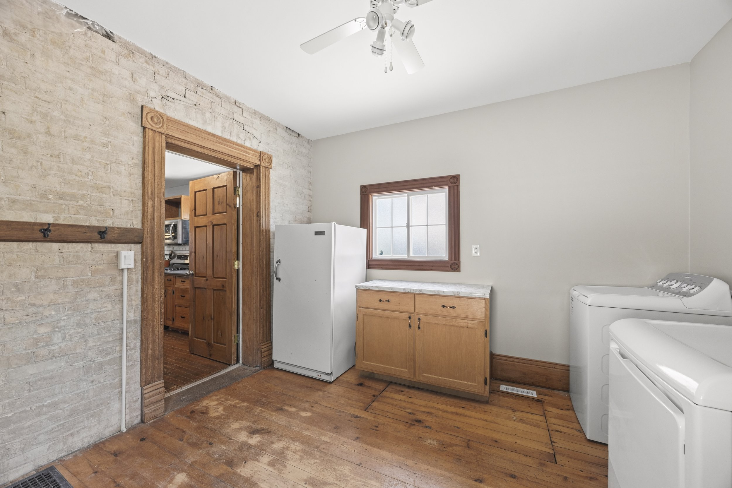 3229 Mcgillivray Dr -24.JPG