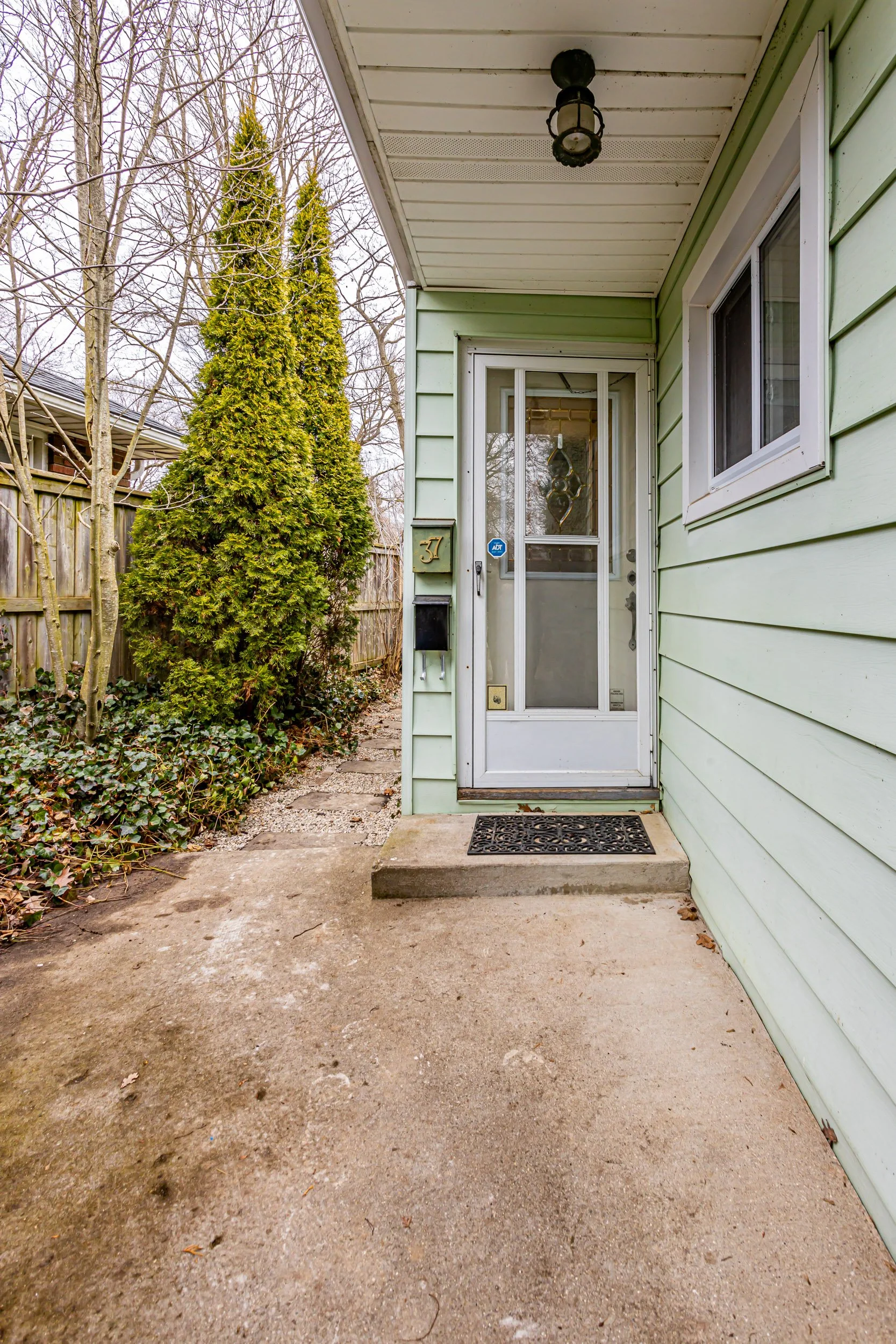 37 Braemar Cres-5.jpg