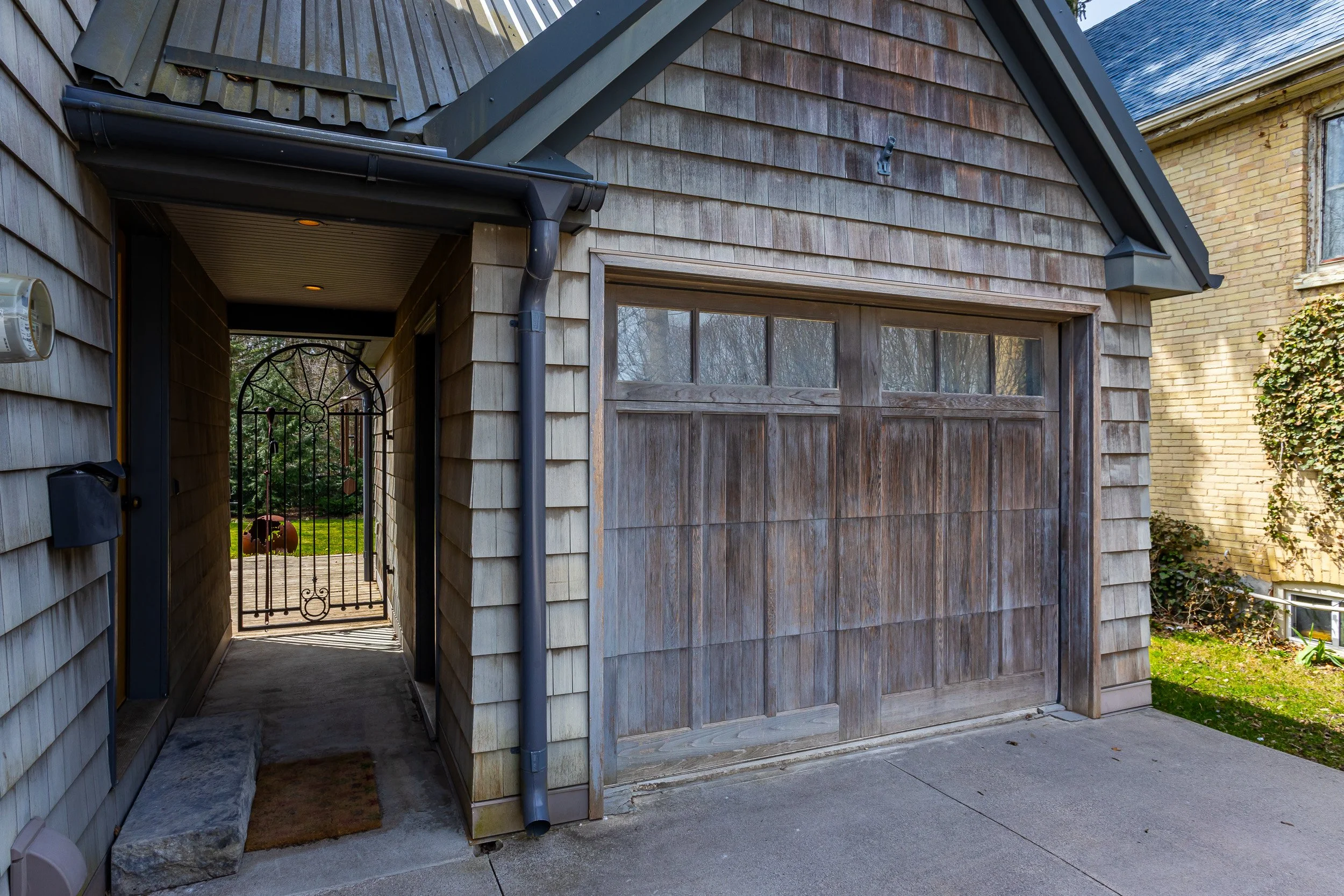 821 Colborne St-5.jpg