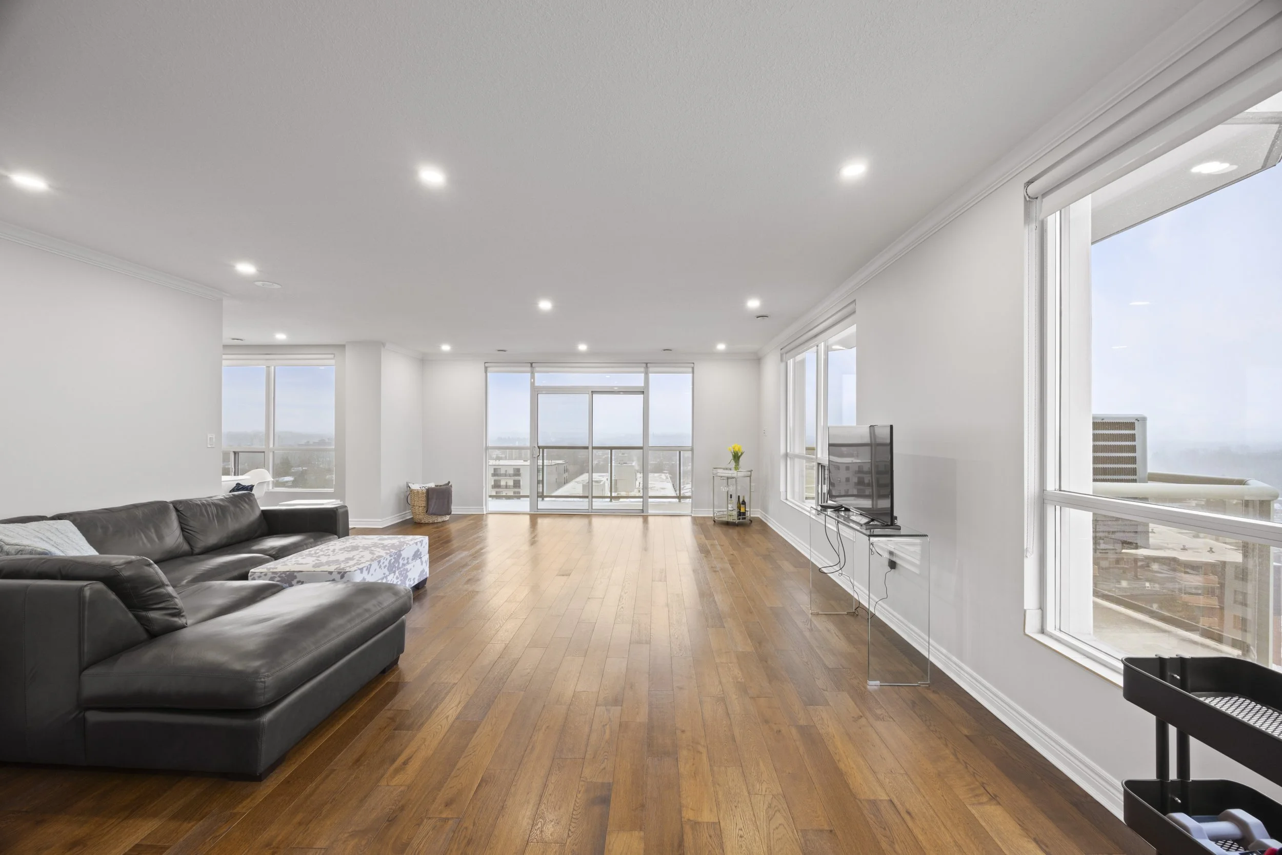 1104-353 Commissioners Rd W -10.JPG