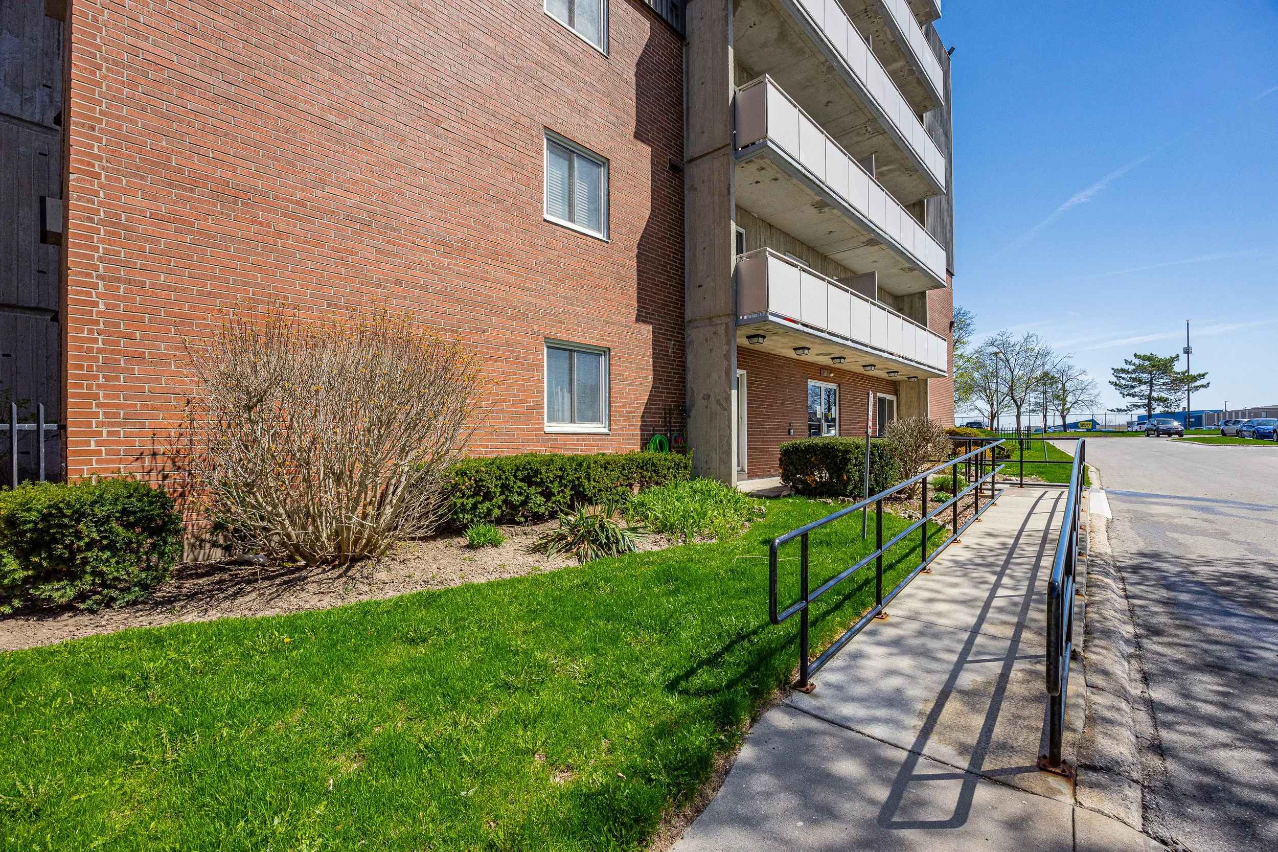 504-1104 Jalna Blvd -04.jpg