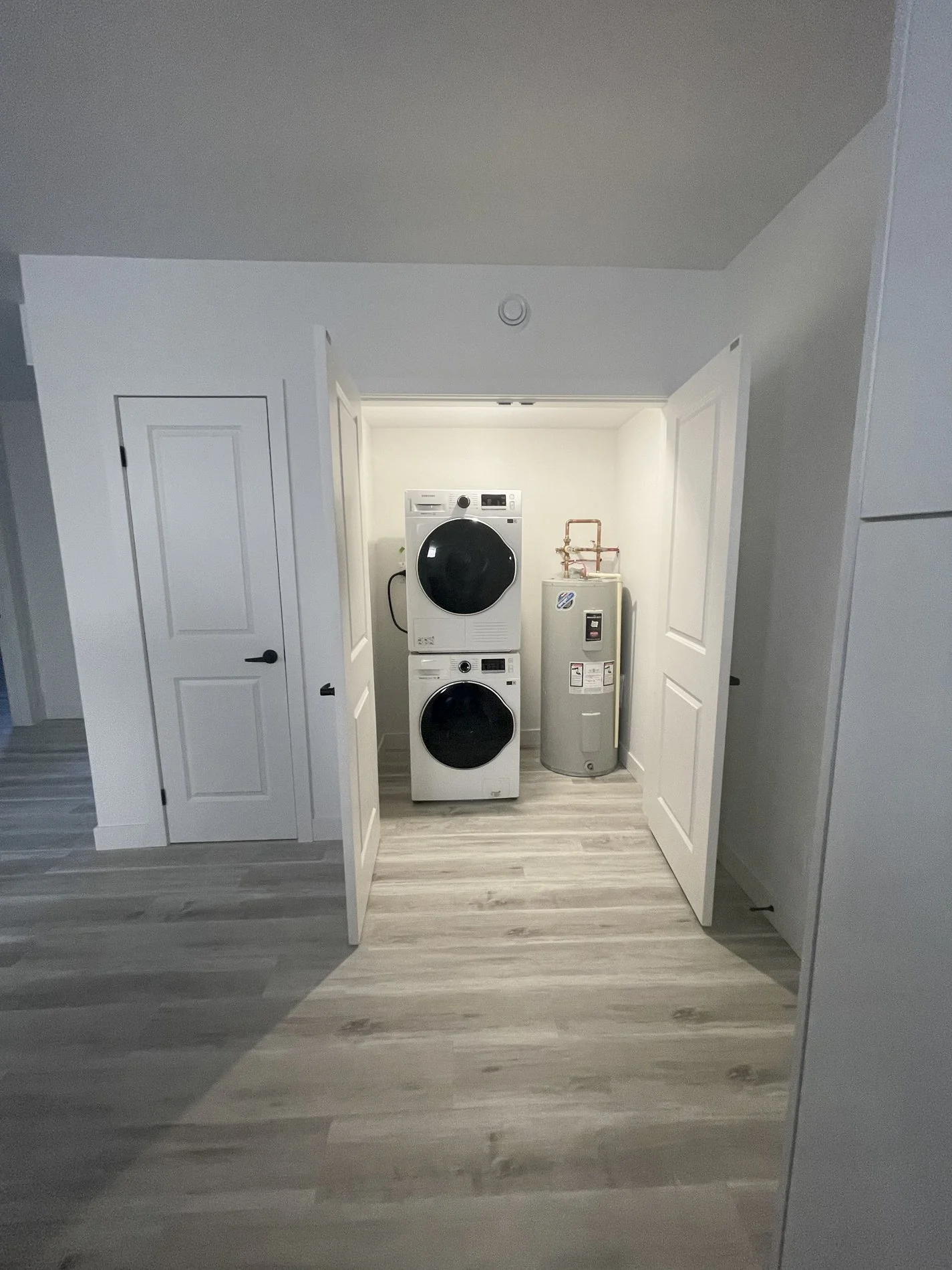 285 William St - Unit 1_06.JPG