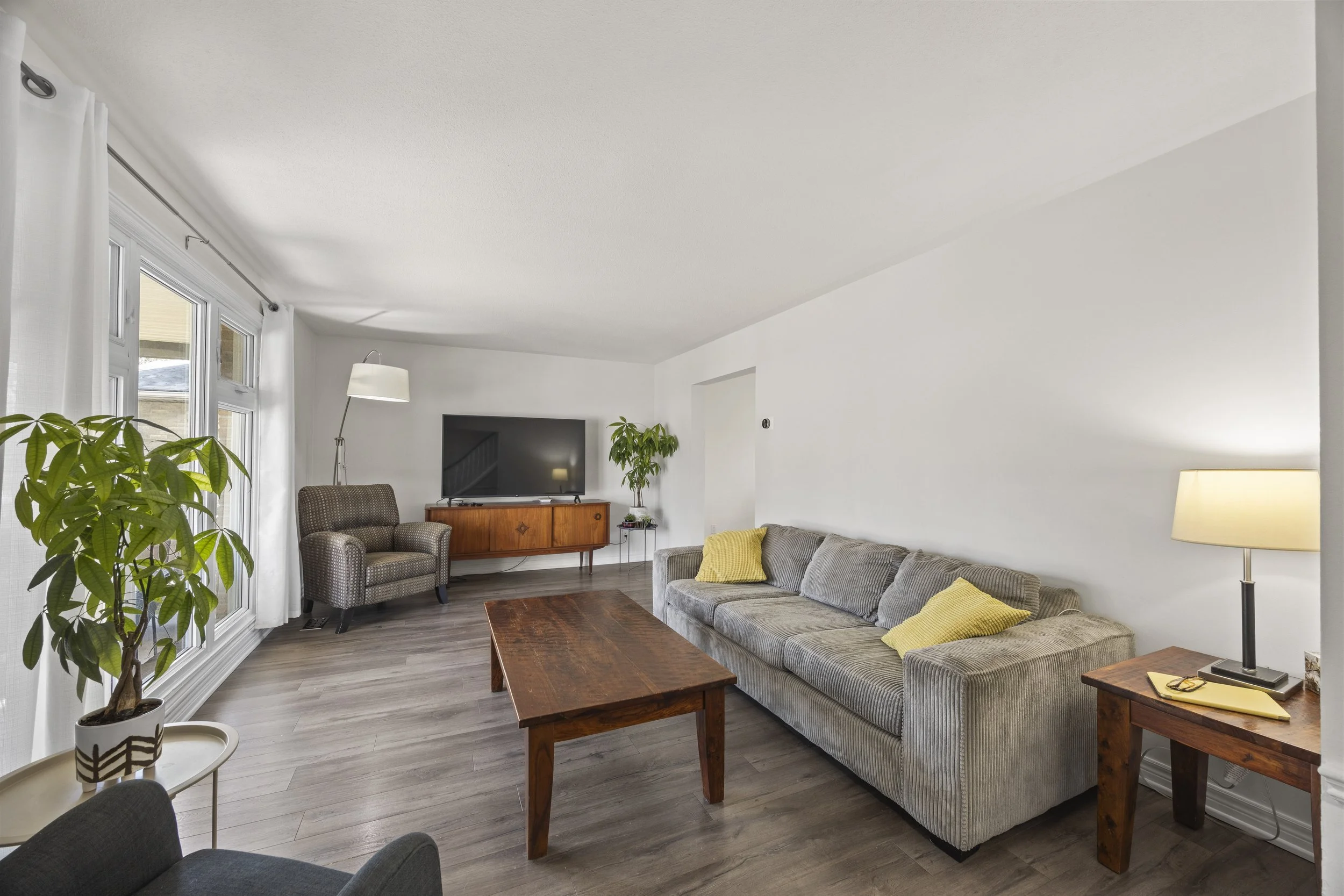 931 Farnham Rd -10.JPG