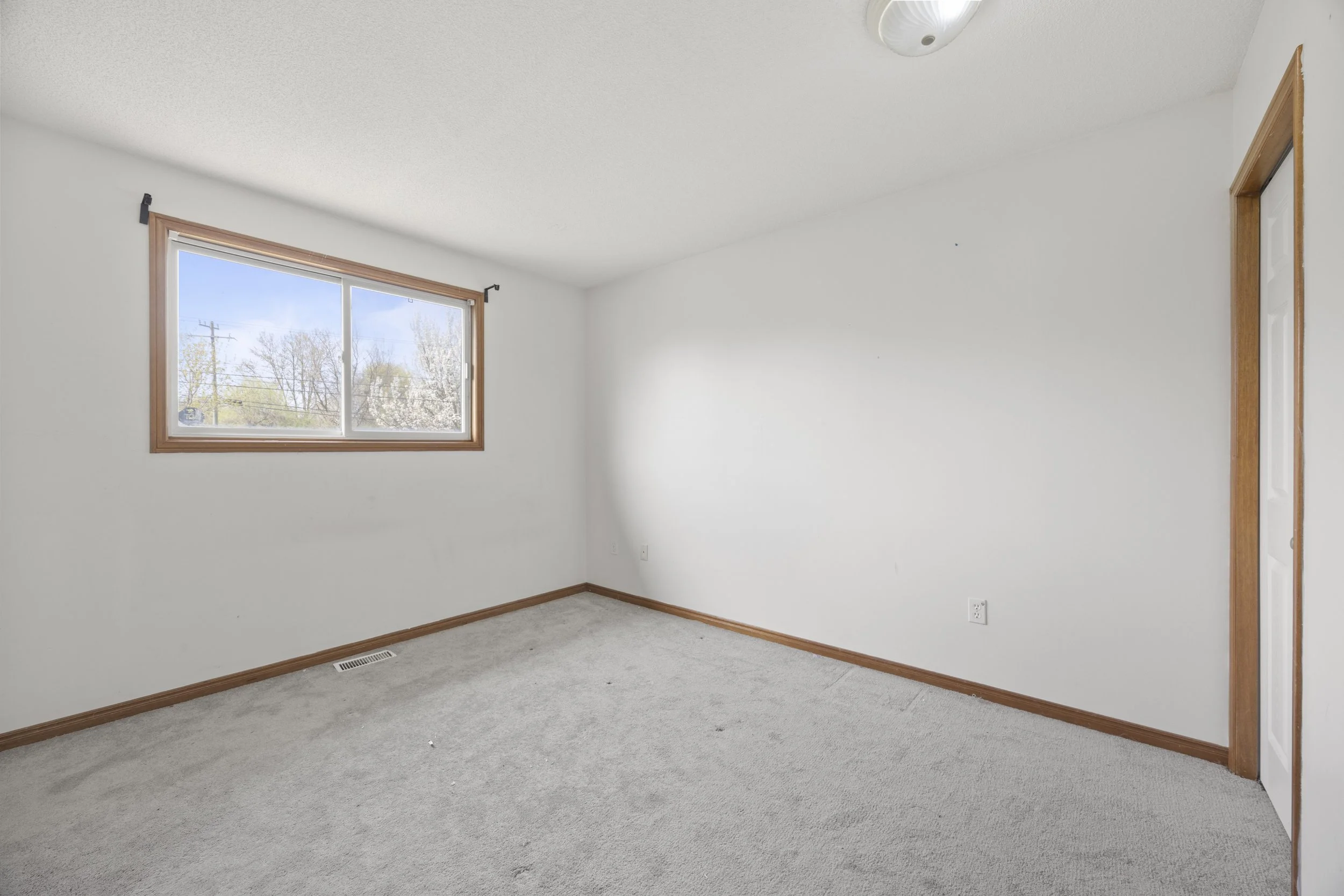 351 Fleming Dr -24.JPG