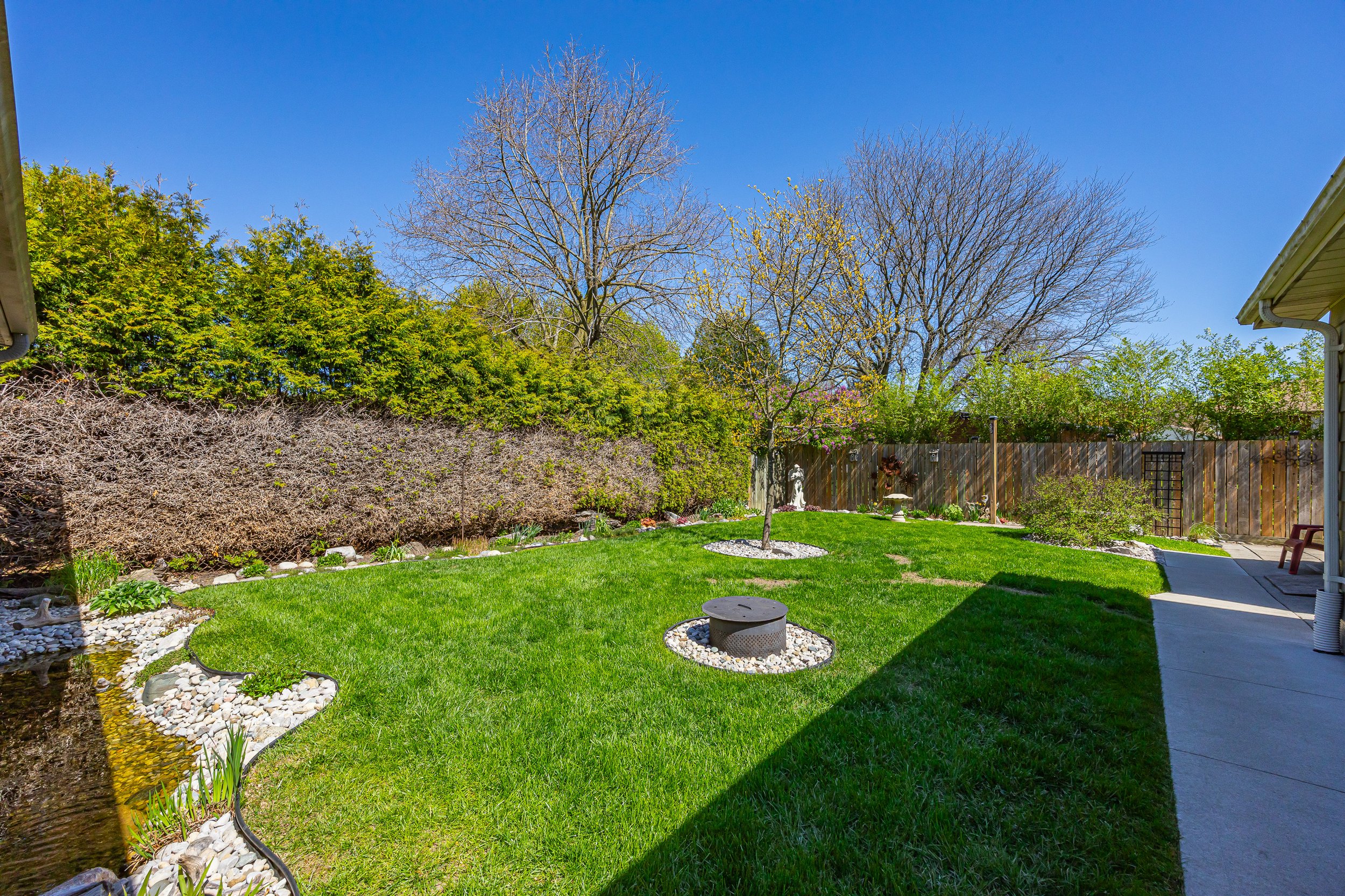 430 Magnolia Cres -41.jpg