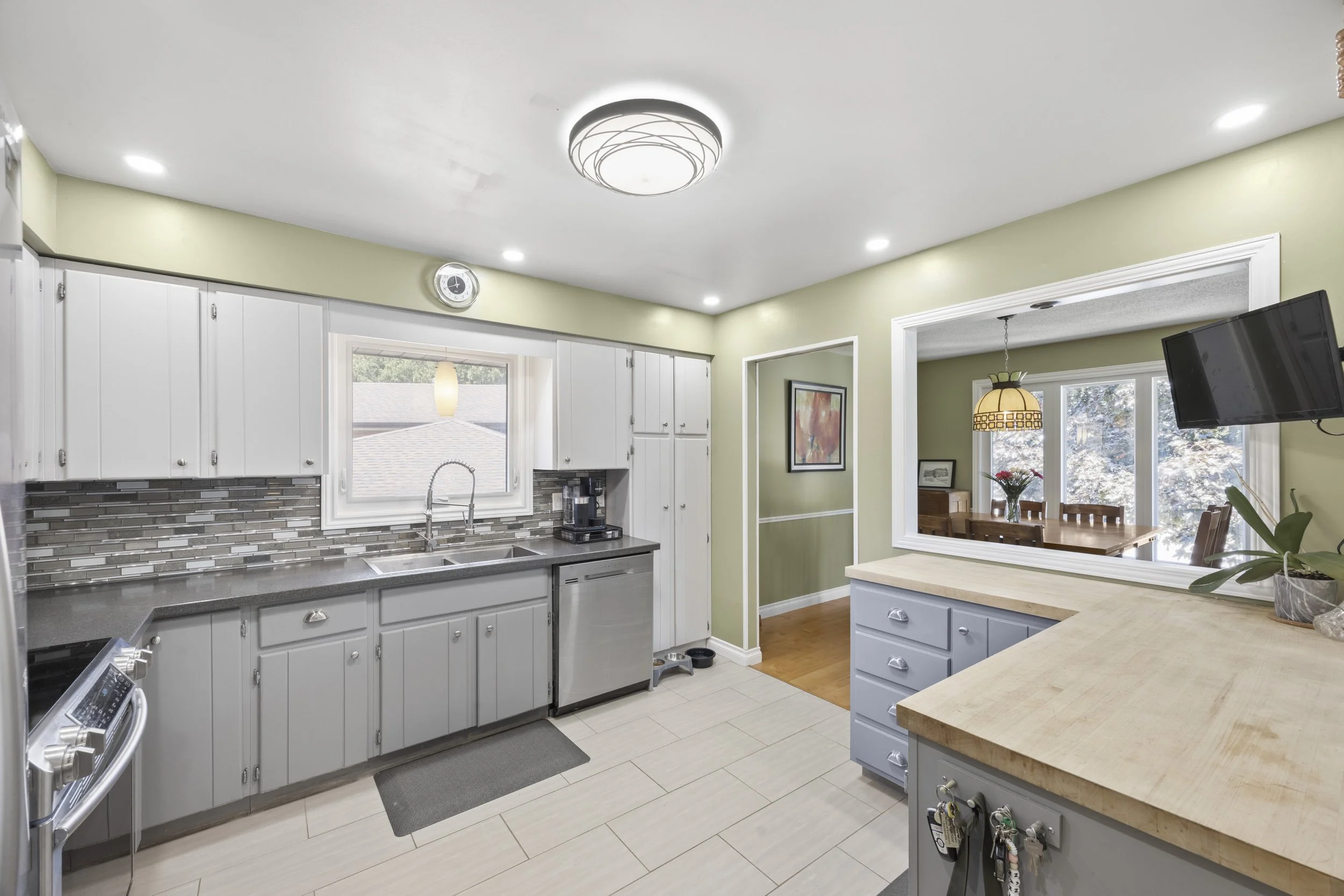 11 Brennan Dr -18.JPG