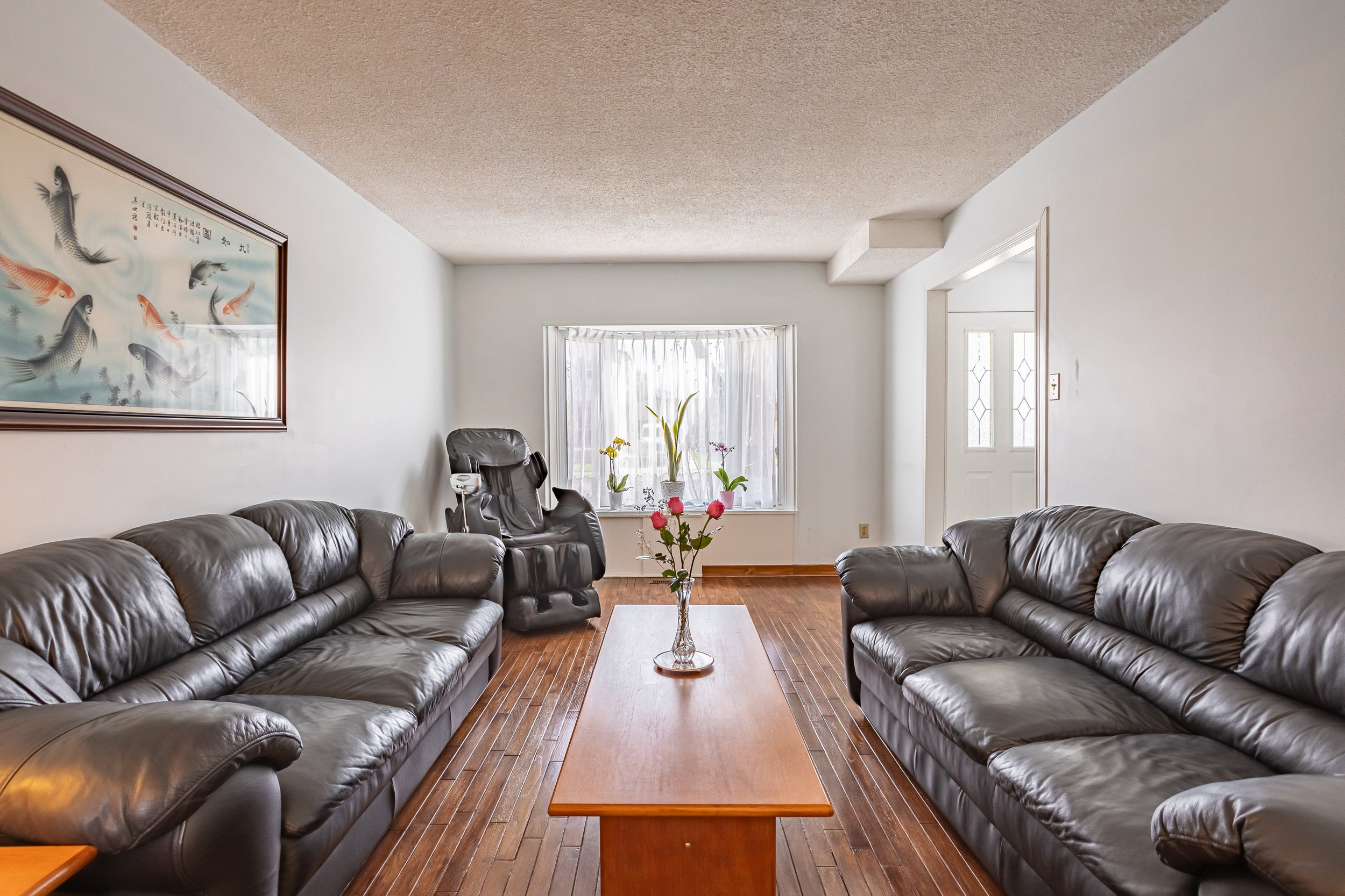 107 Ardsley Cres-9.jpg