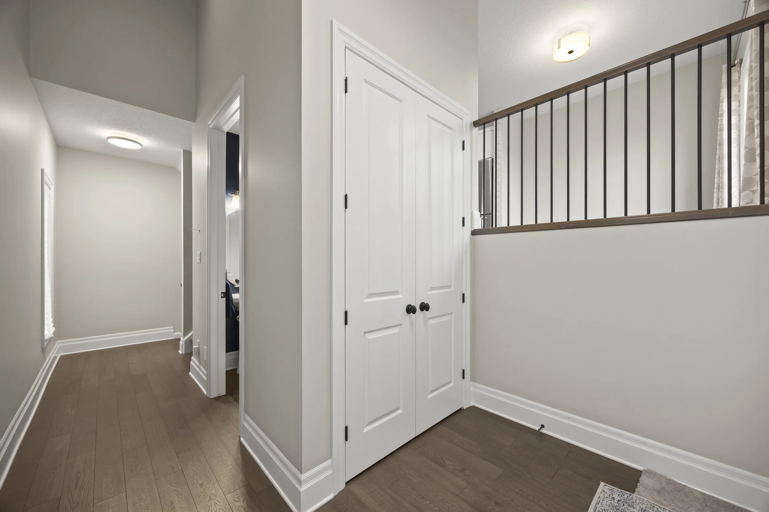 555 Sunningdale Rd E -06.JPG