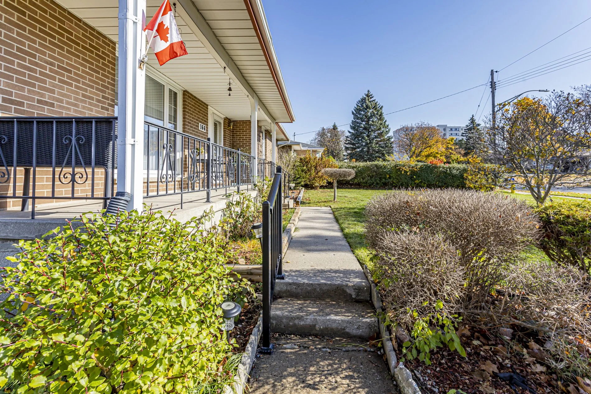 166 Base Line Rd W_04.JPG