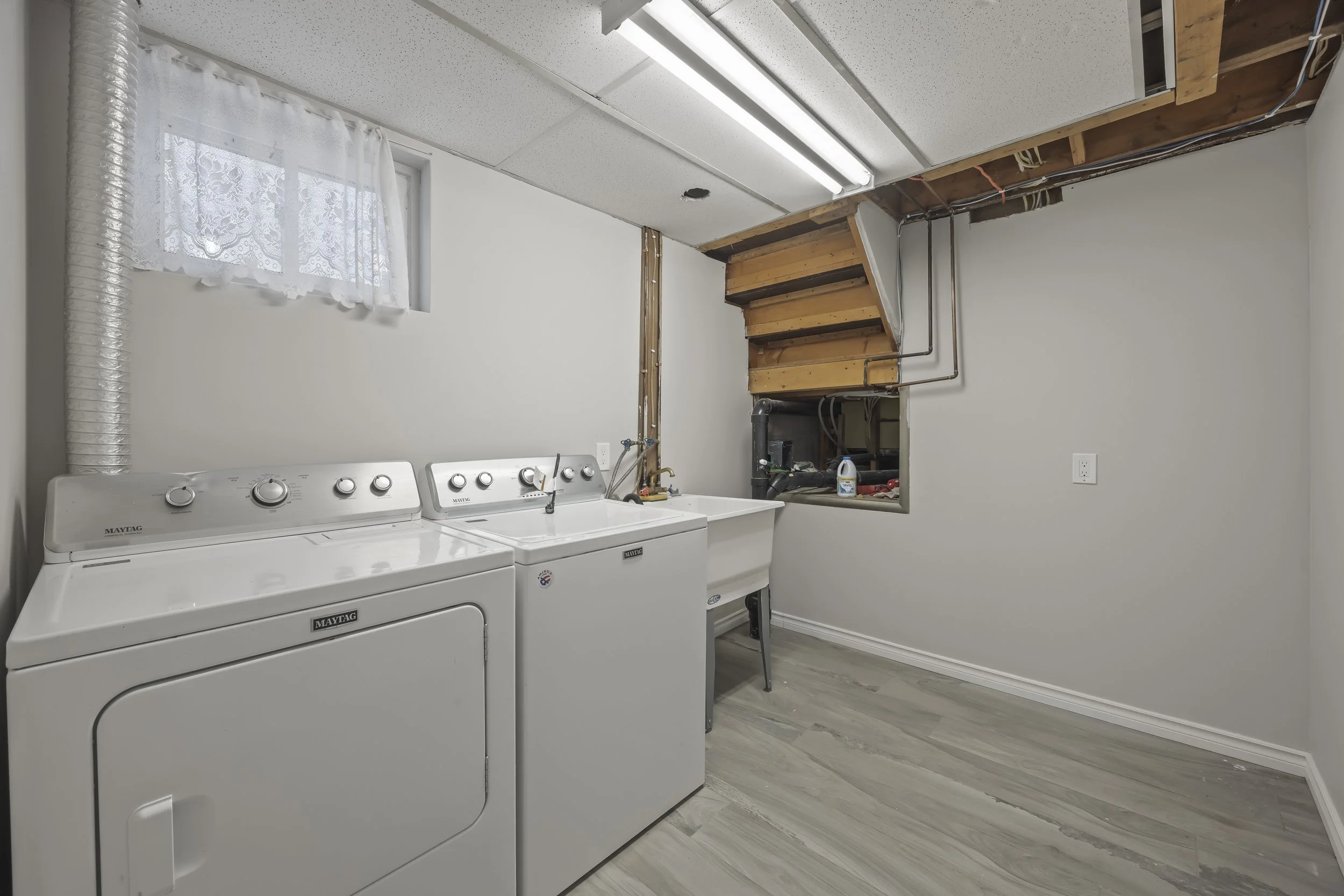 329 Thompson Rd -26.JPG